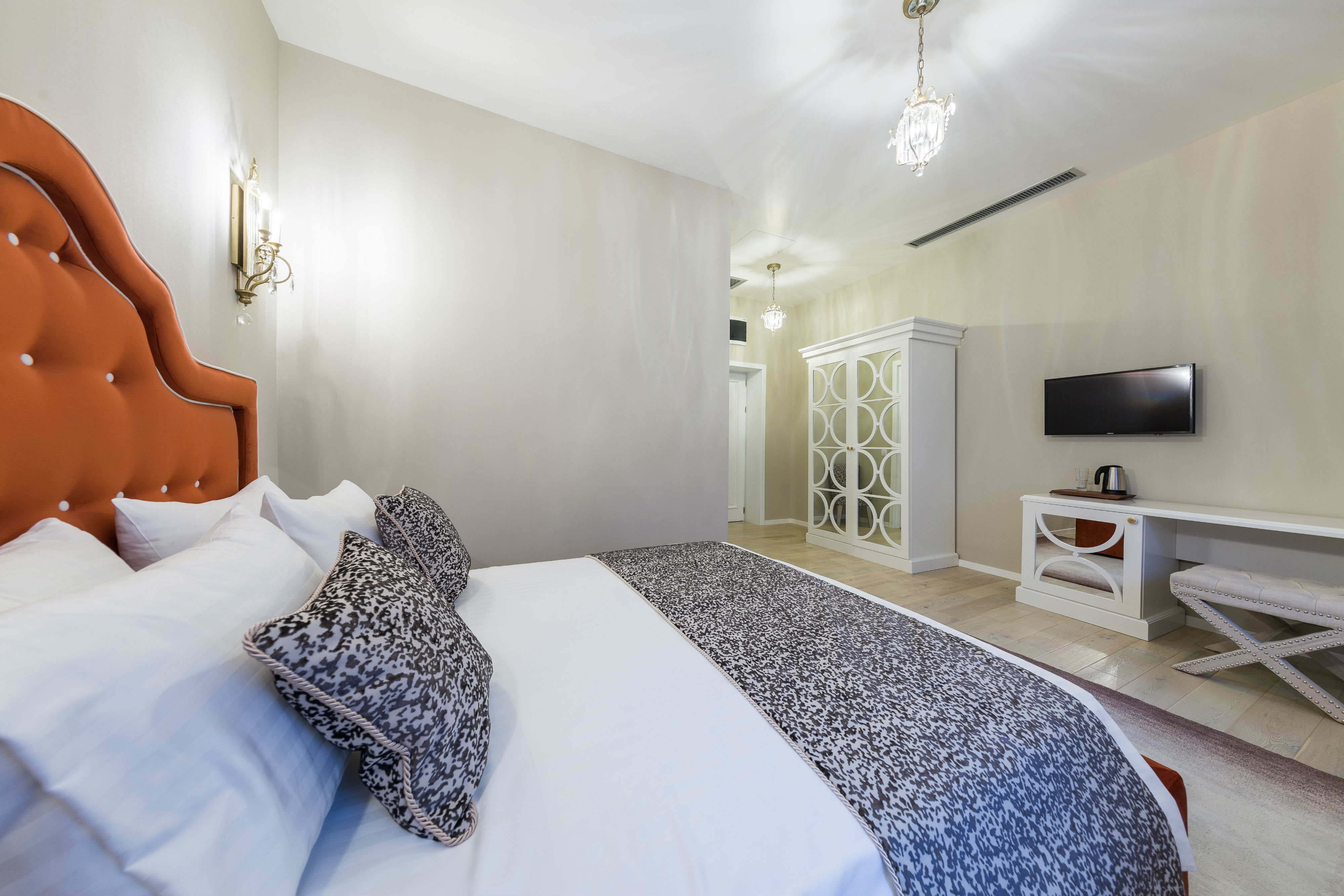 Single Deluxe Premium