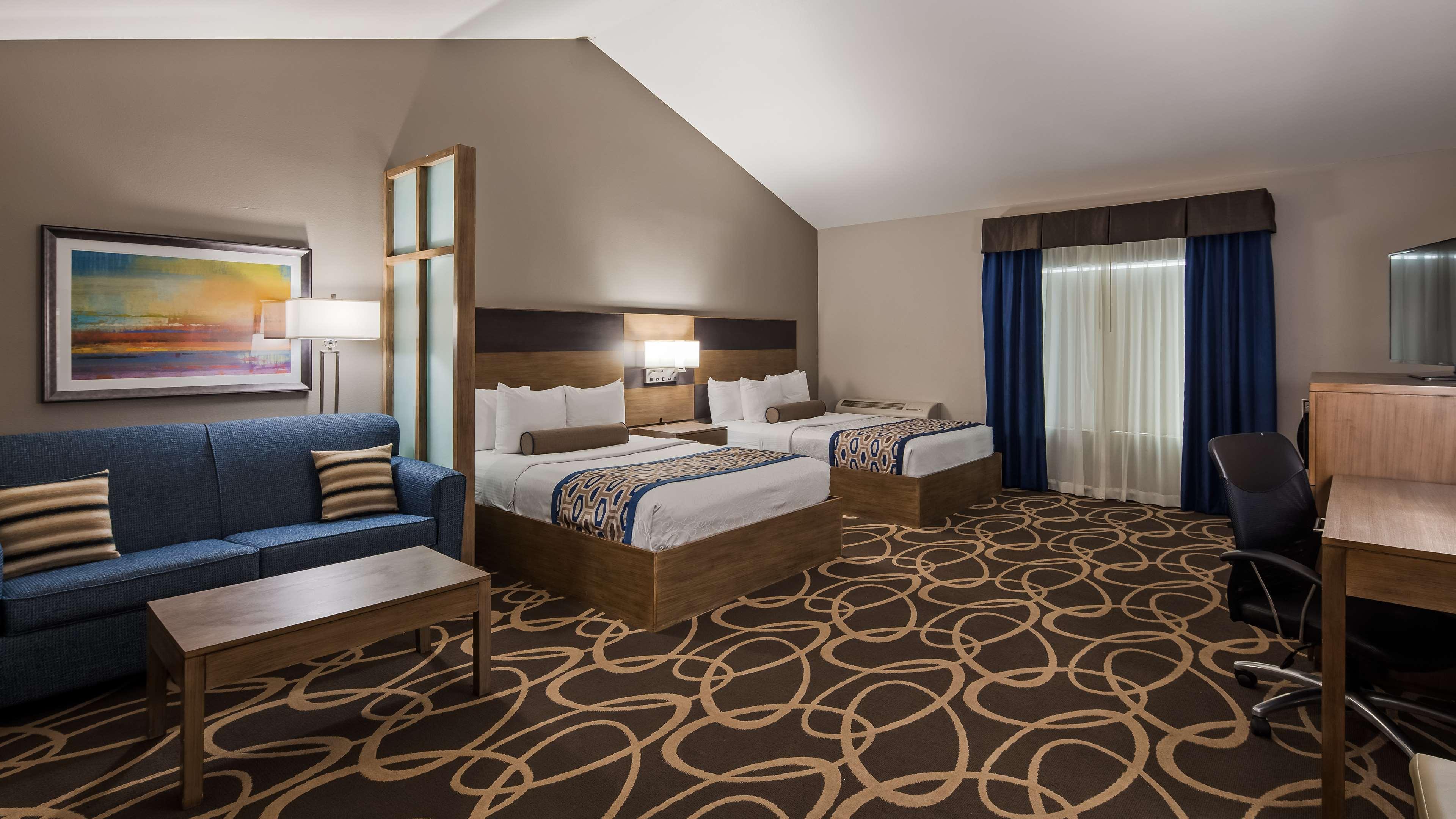 Suite Two Queen Beds