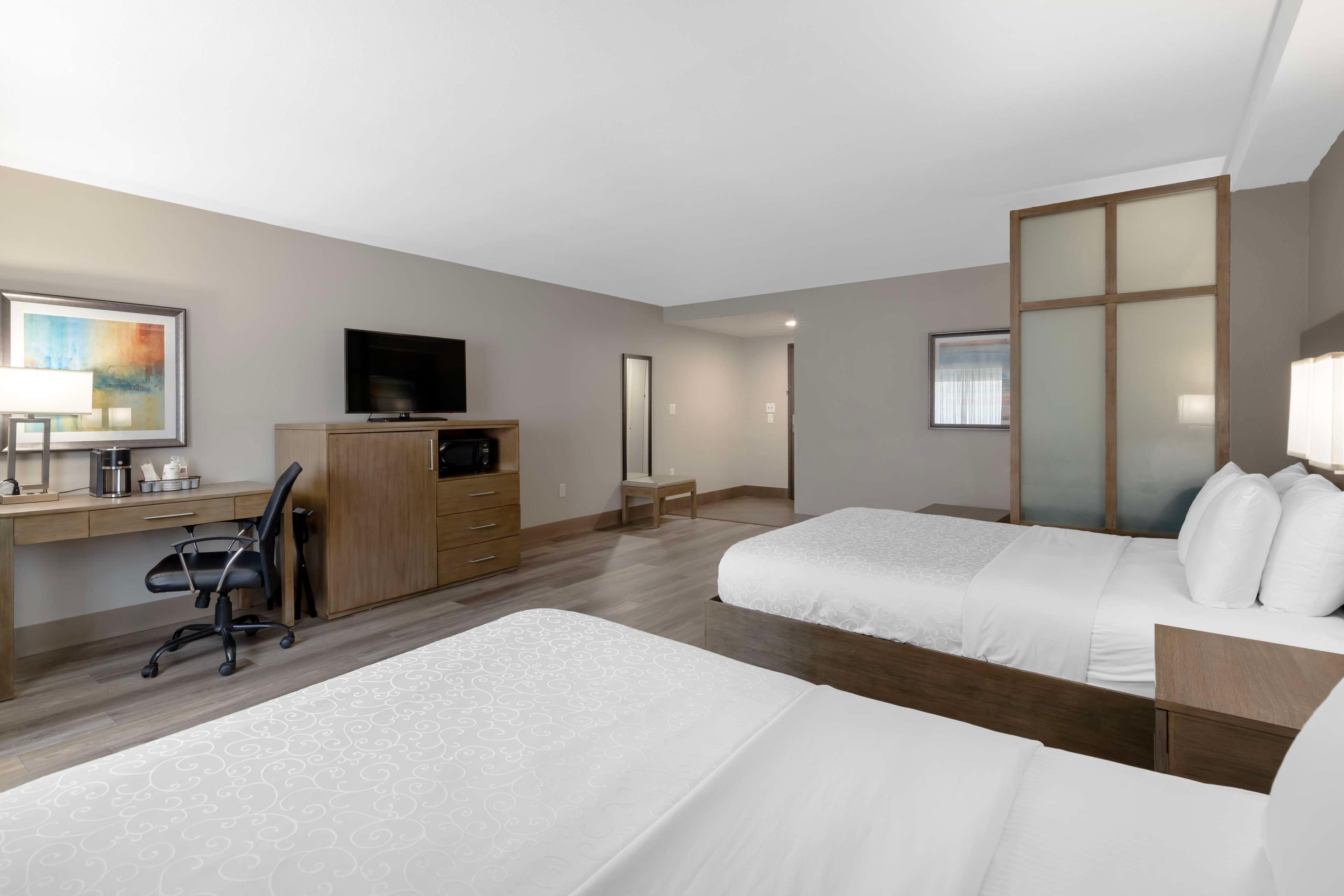 Suite Two Queen Beds