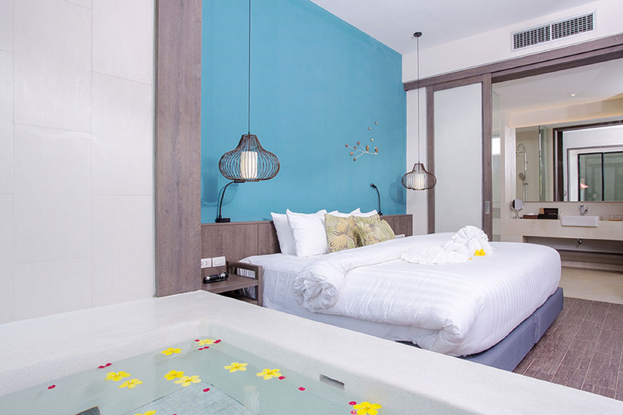 Suite Deluxe Pool View