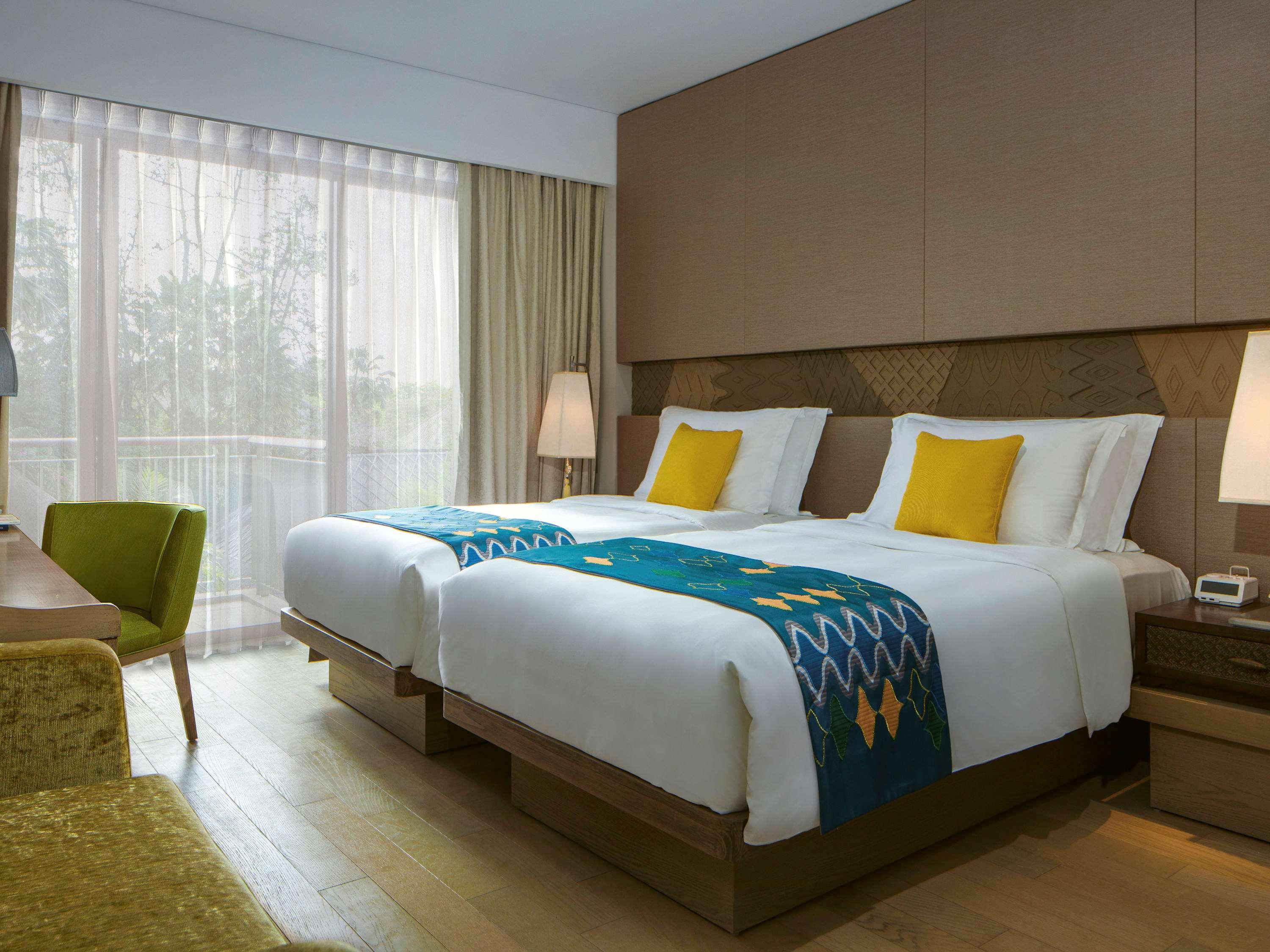 Twin Classic Pool View