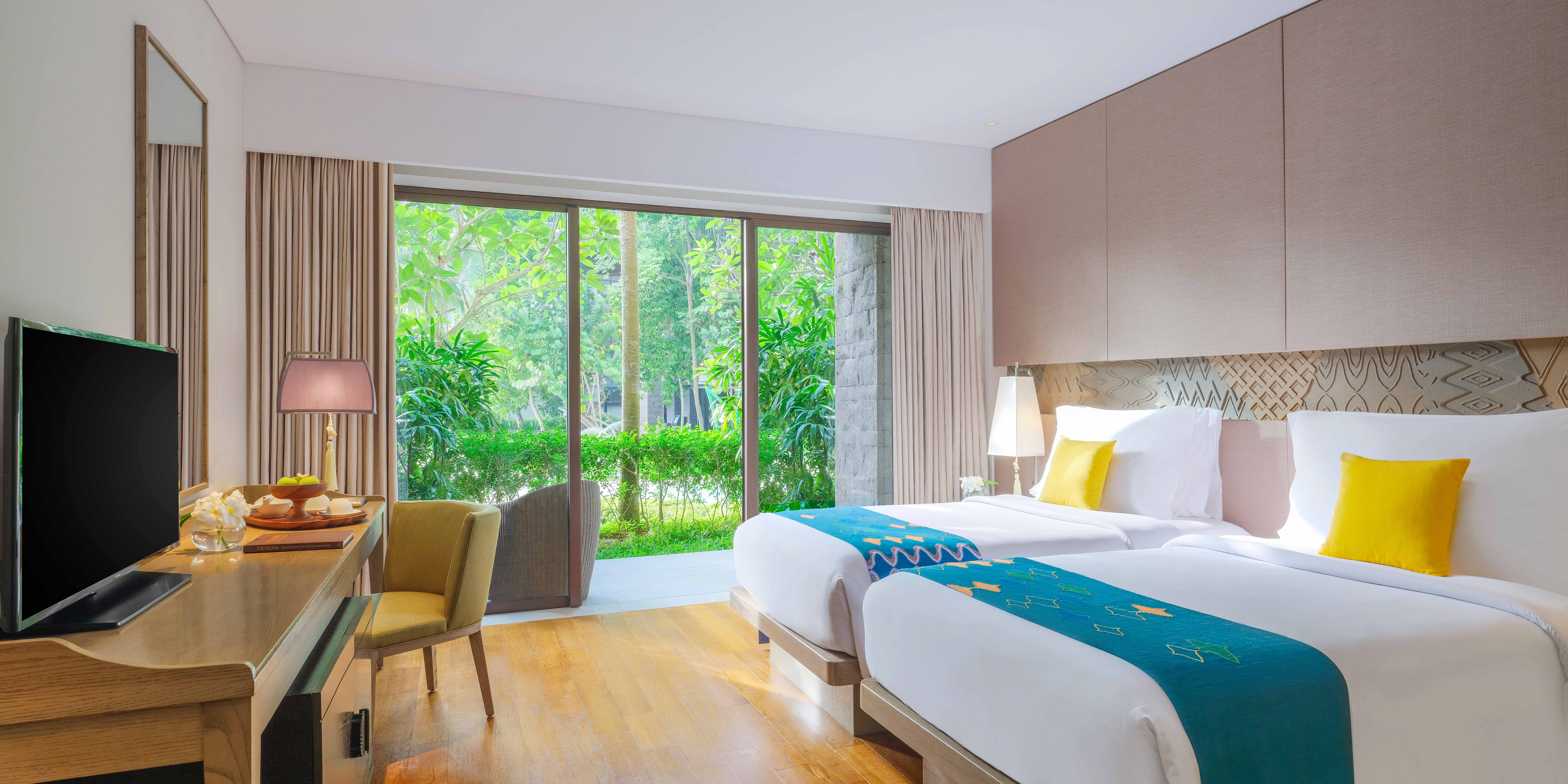 Twin Classic Pool View