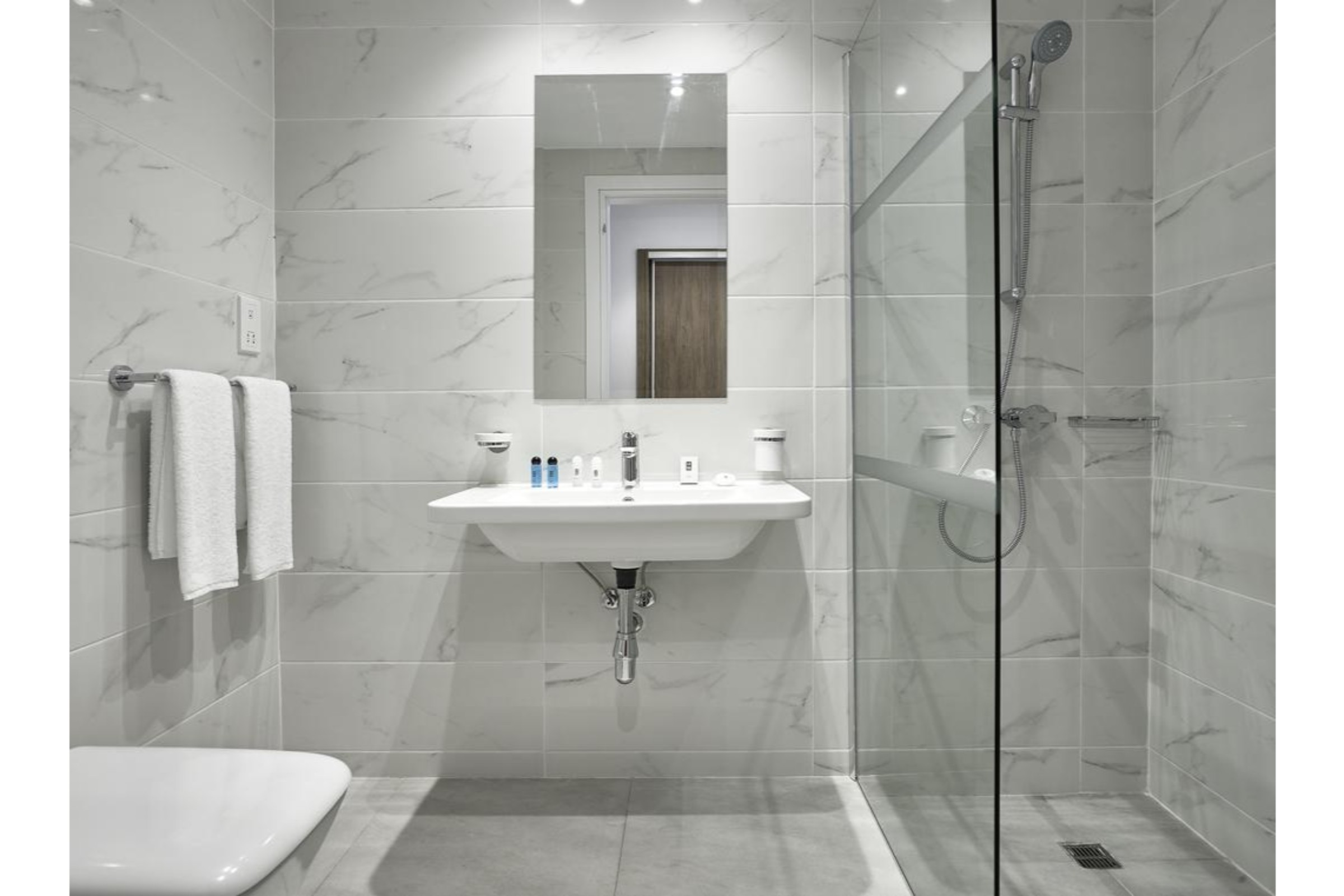 Double or Twin Side Sea View