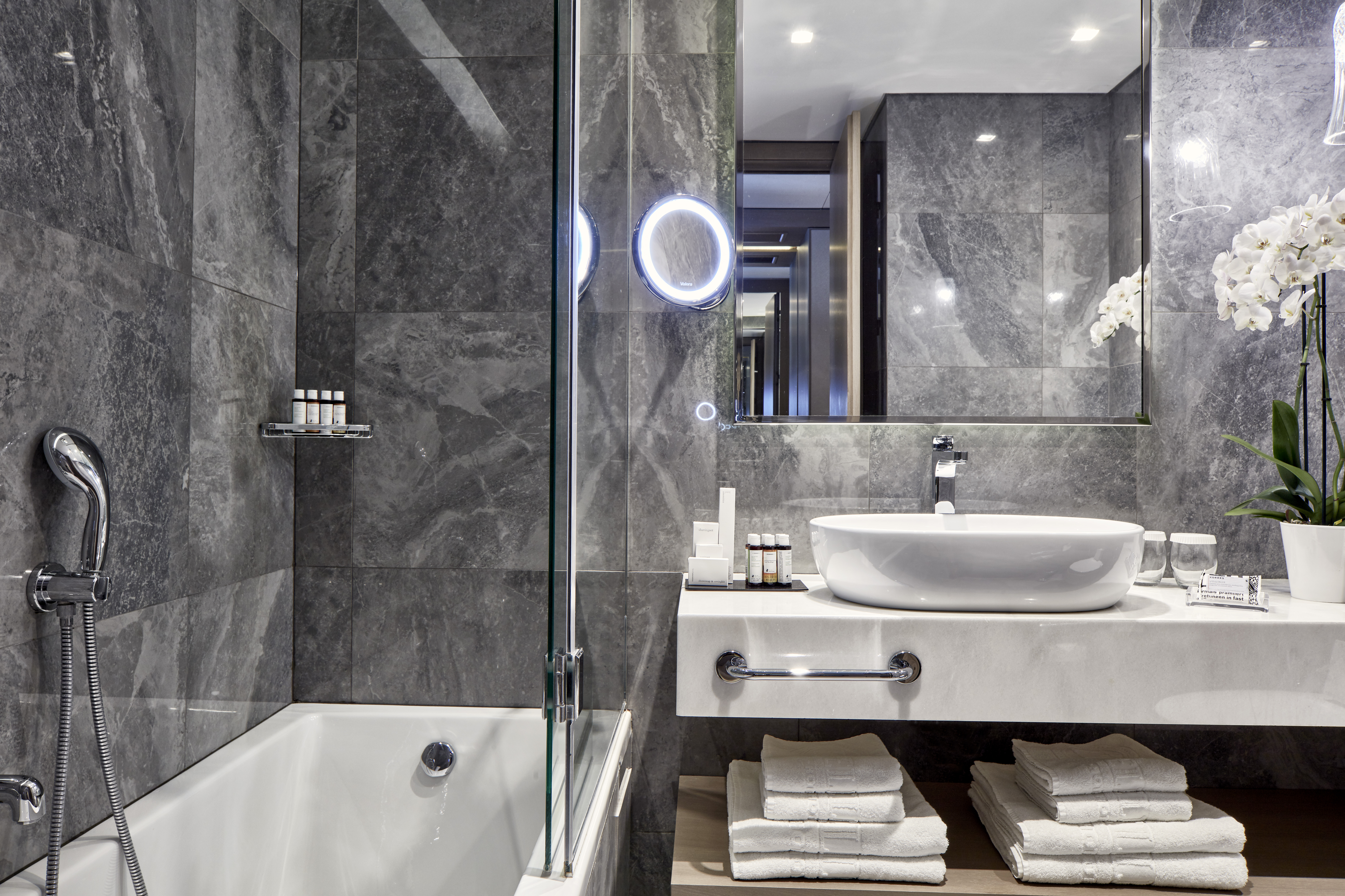 Family Room Connecting Room