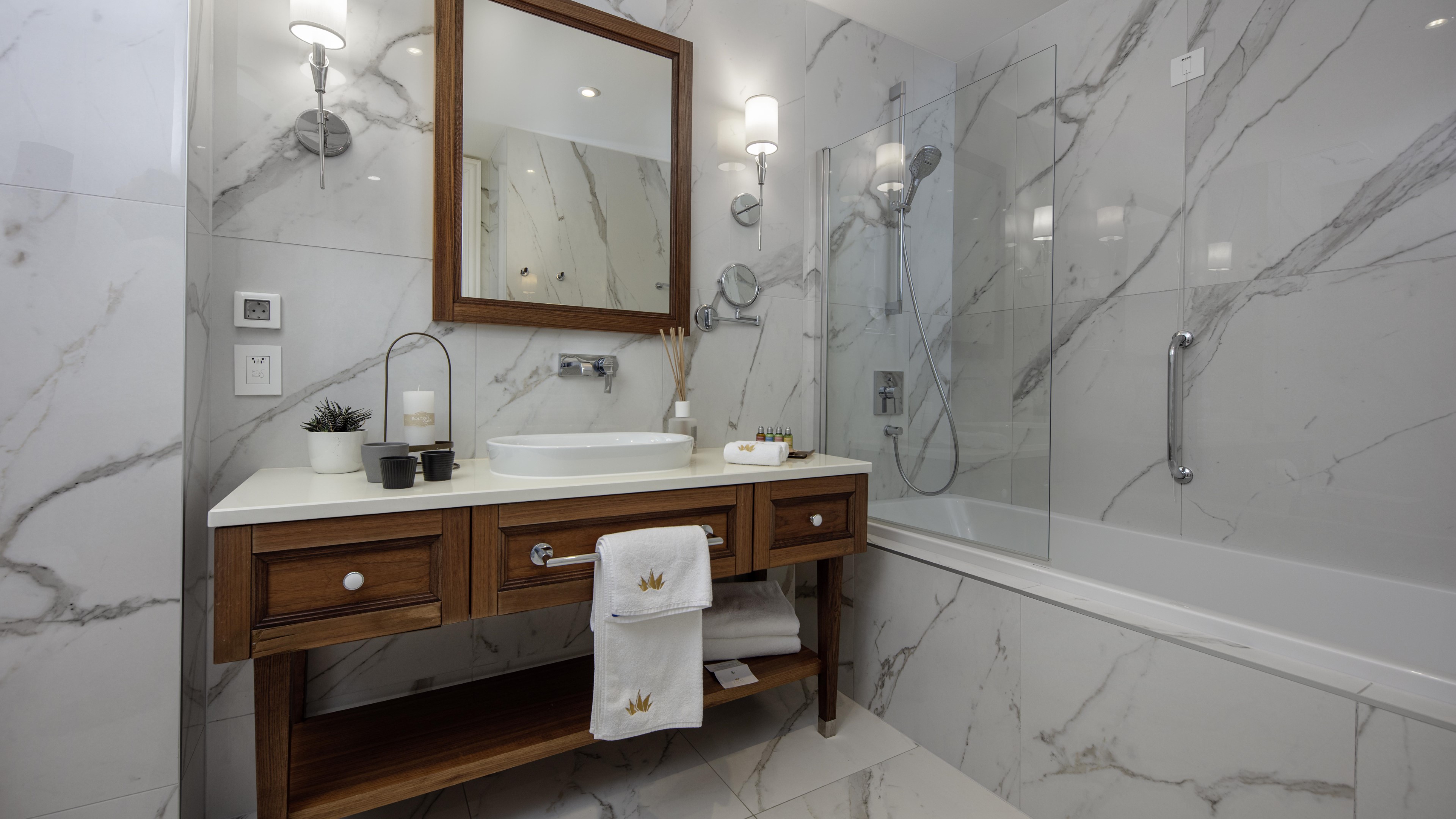 Double Single Deluxe with Balcony