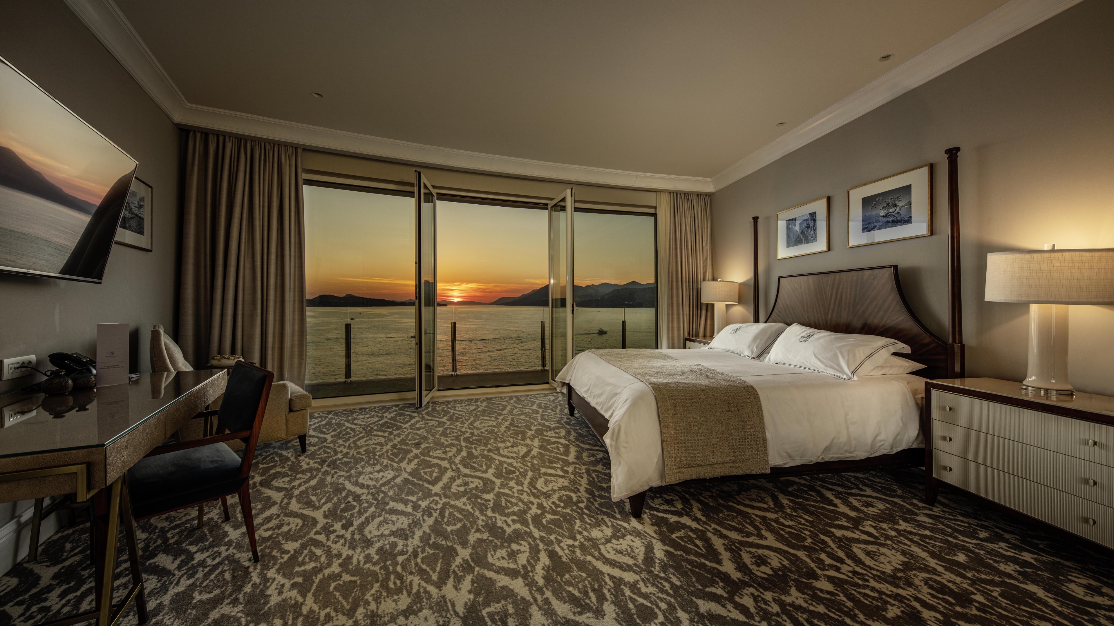 Double Single Deluxe Sea View with Balcony