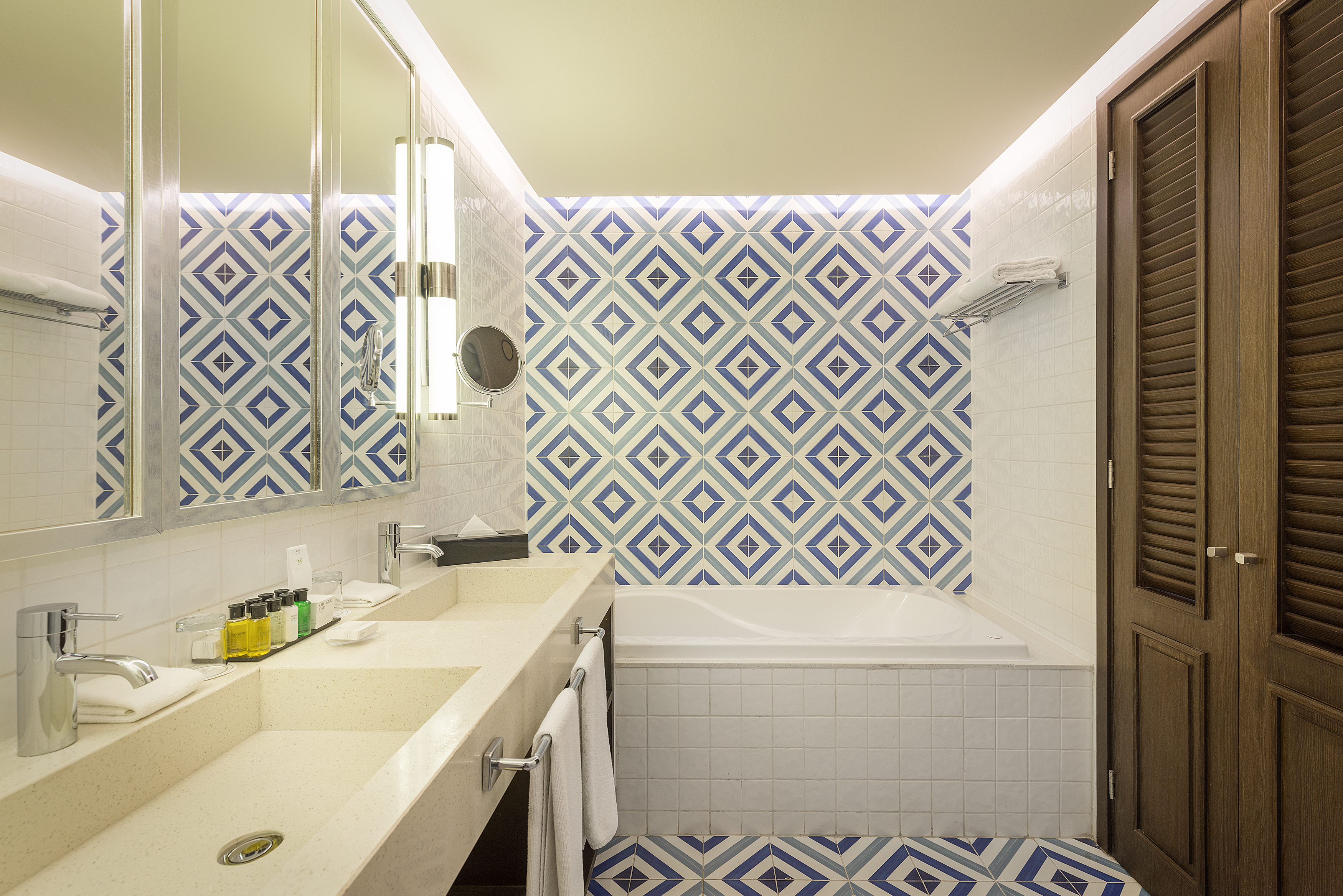 Junior Suite with Jacuzzi