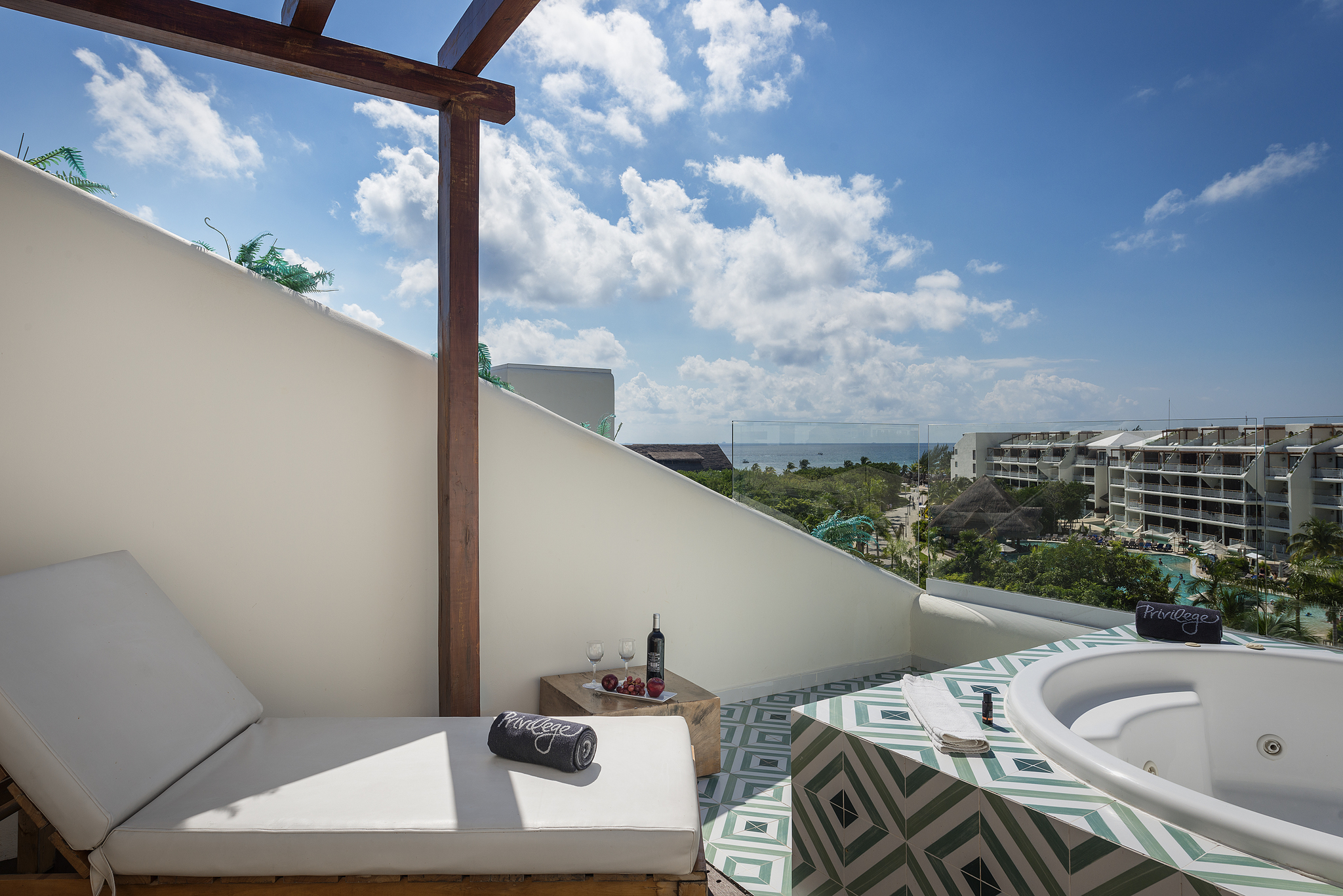 Junior Suite Deluxe Pool View