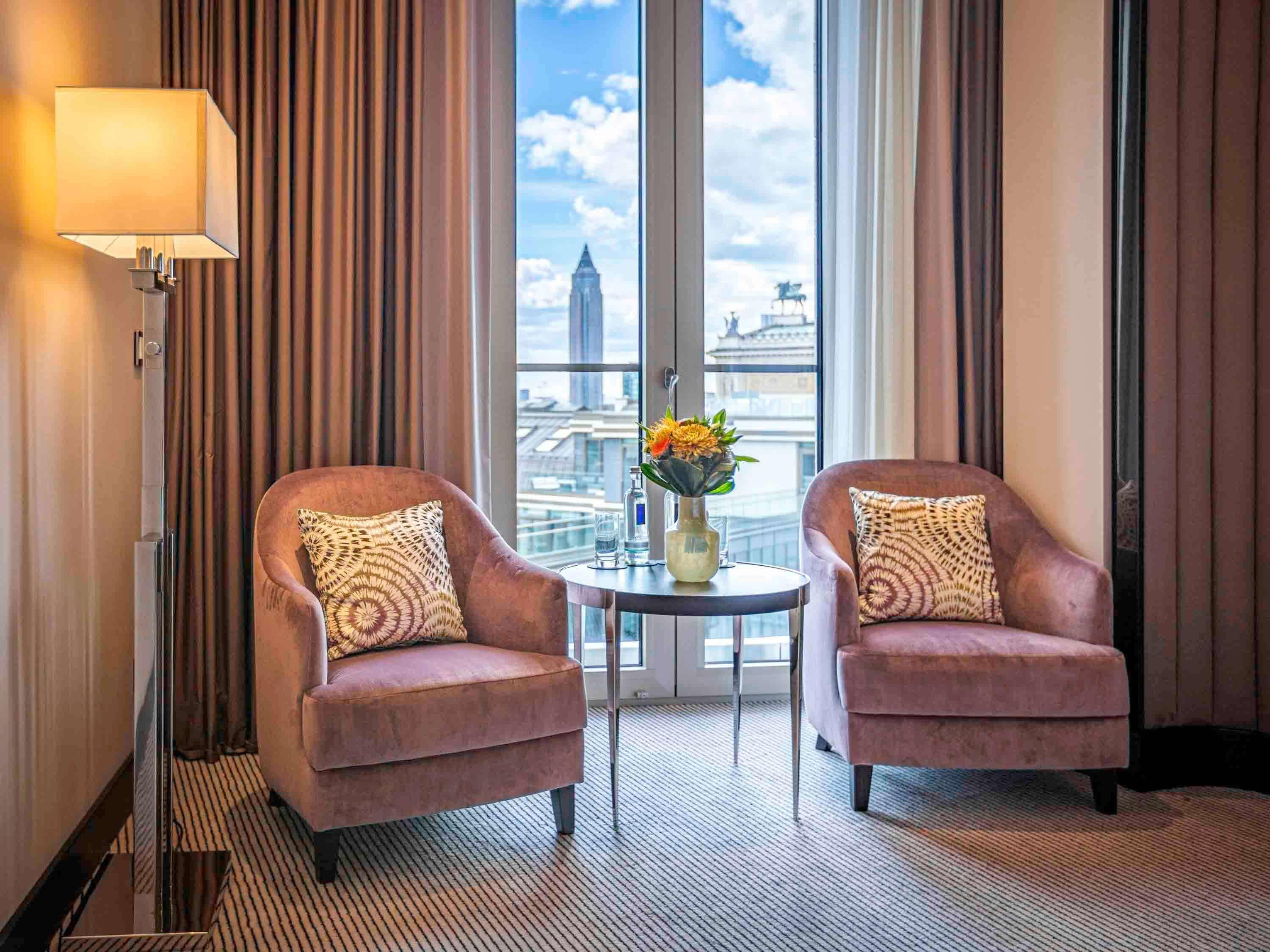 Double Classic Queen Bed