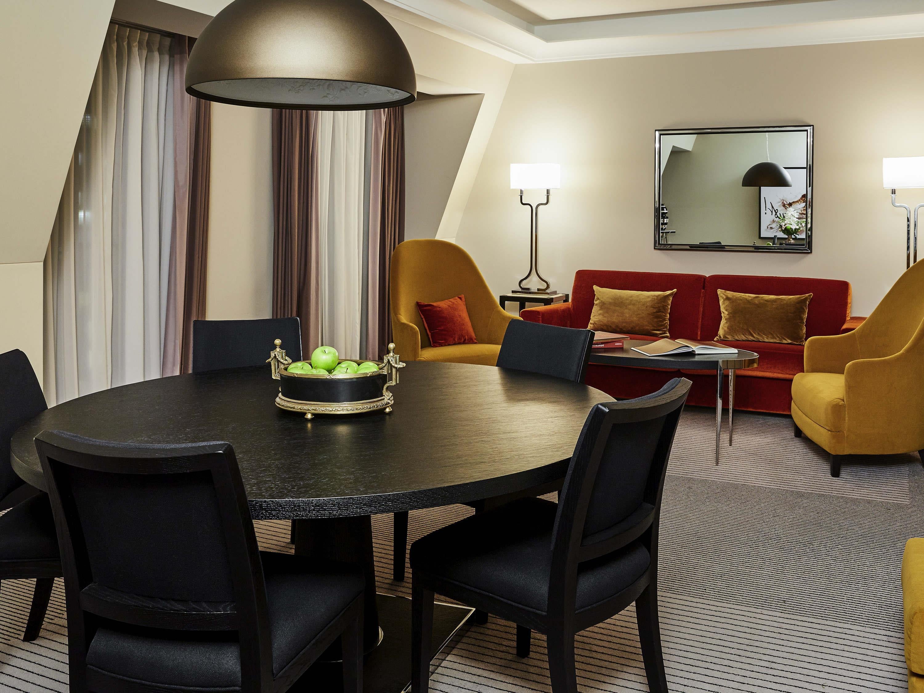 Suite City View King Bed