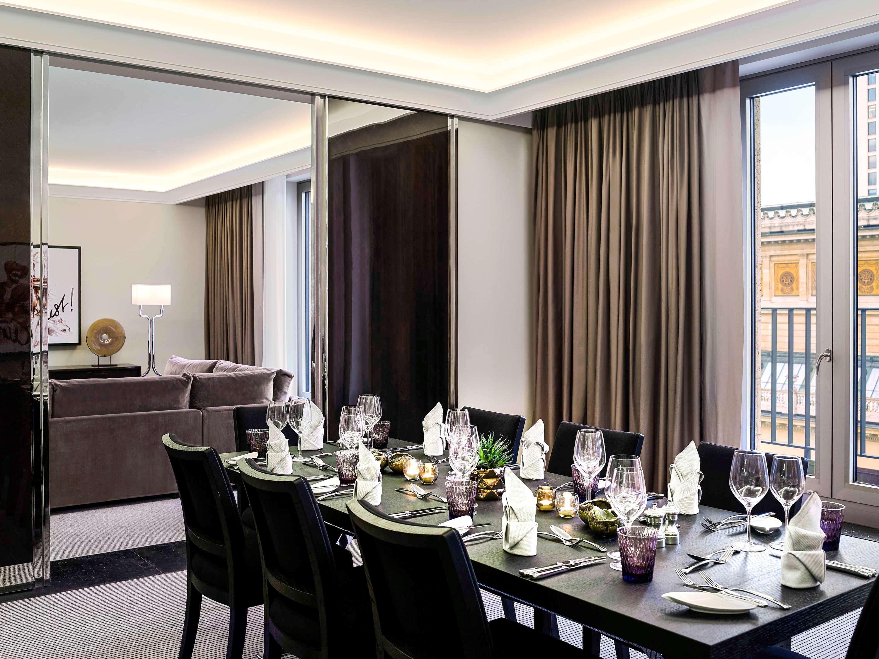 Suite City View King Bed