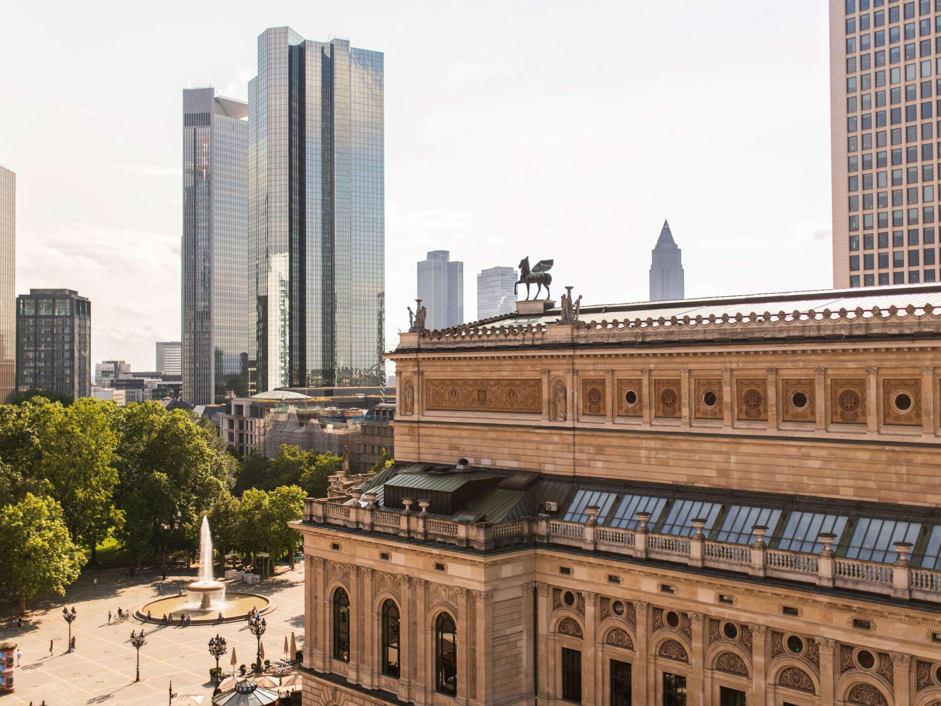 Suite City View King Bed