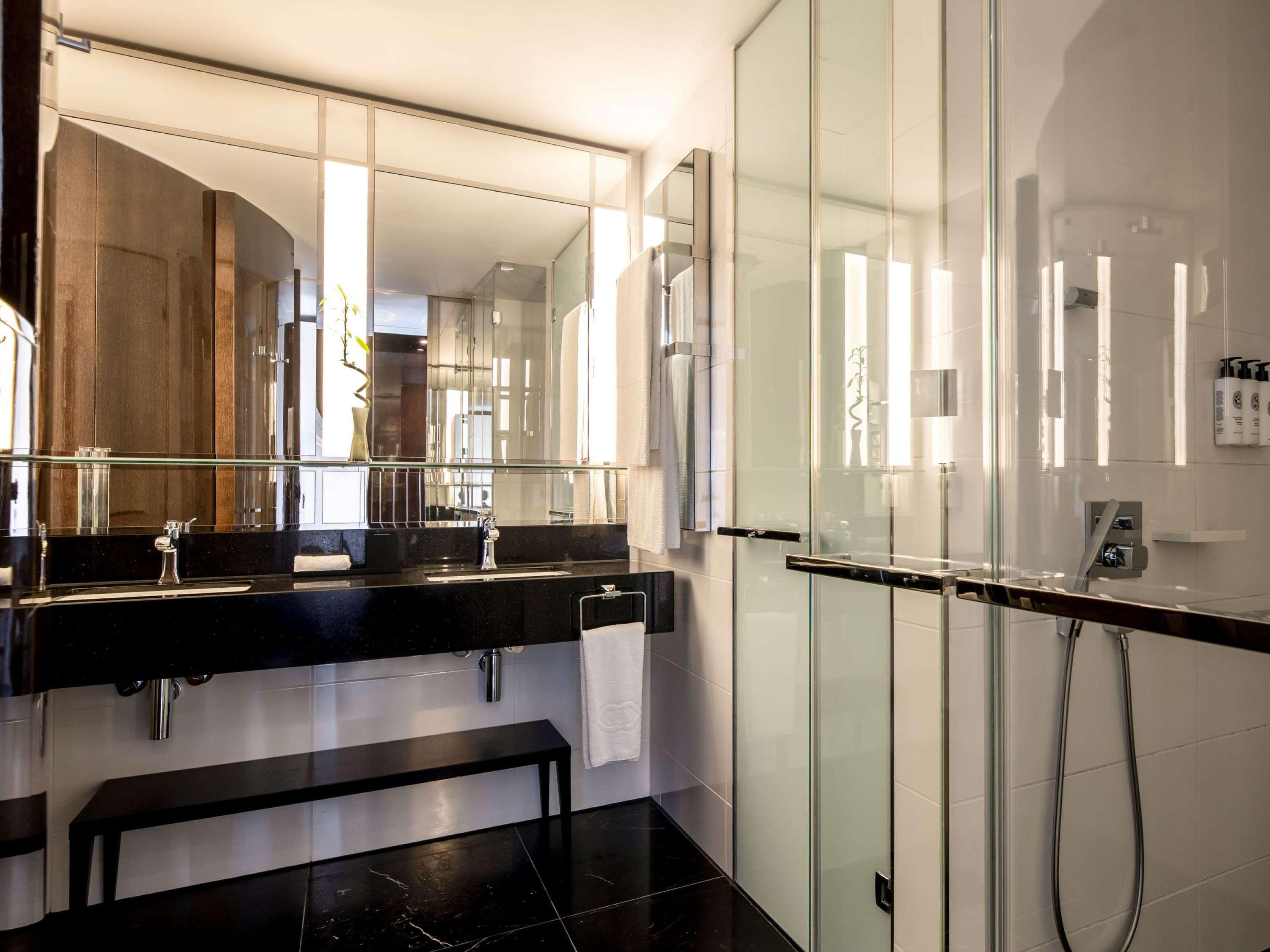 Double Superior Queen Bed