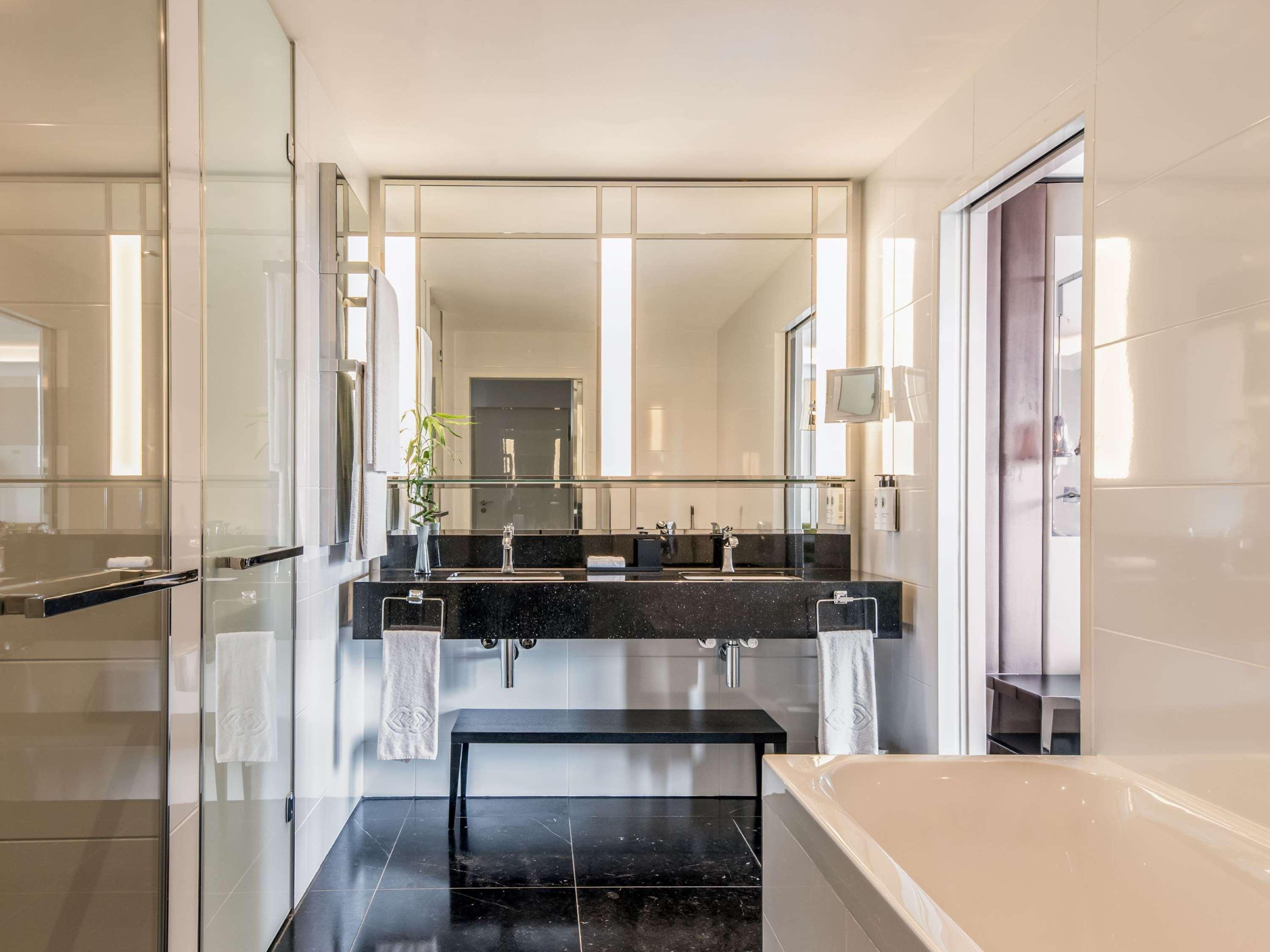 Double Superior Queen Bed