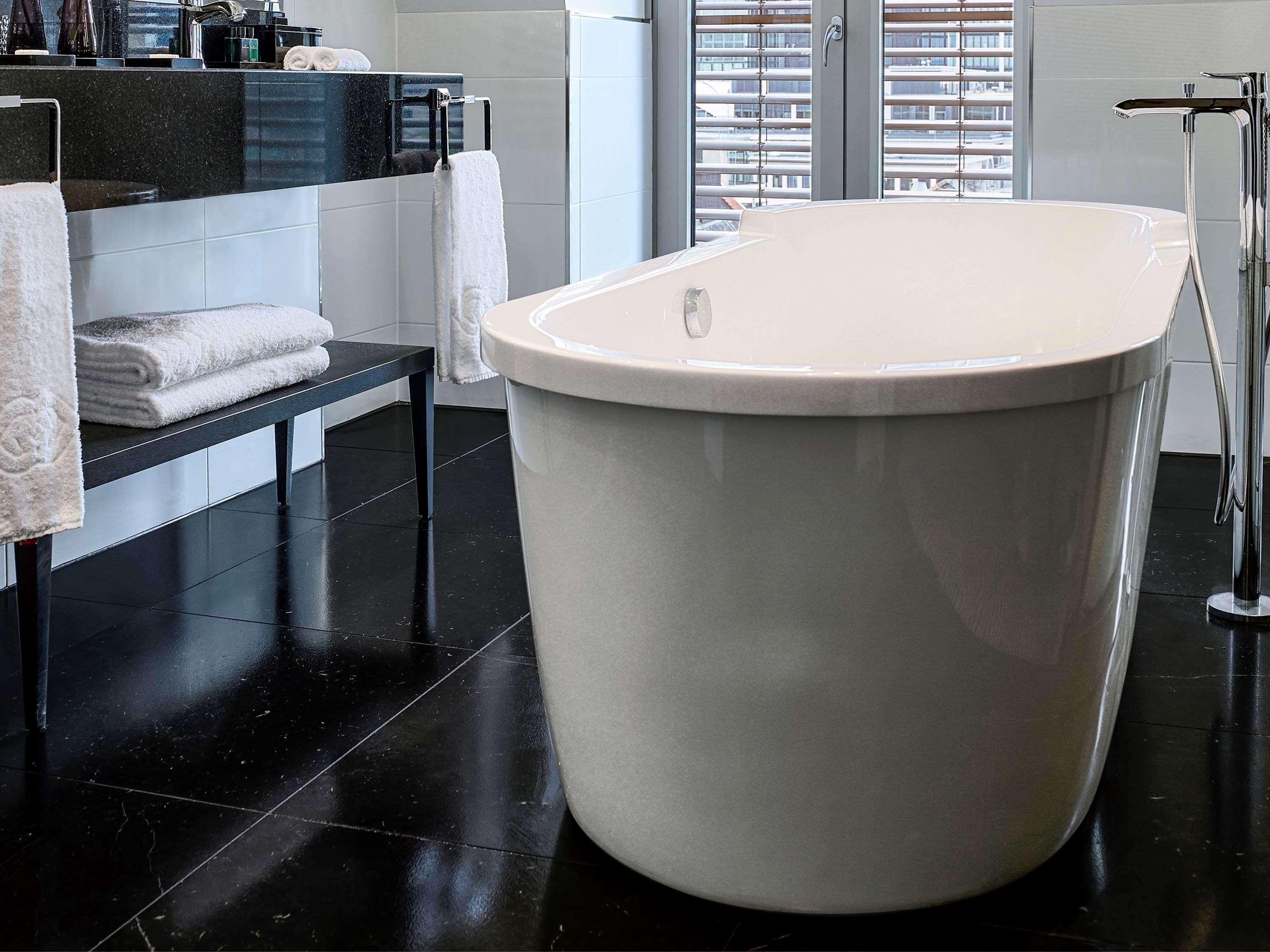 Suite City View King Bed