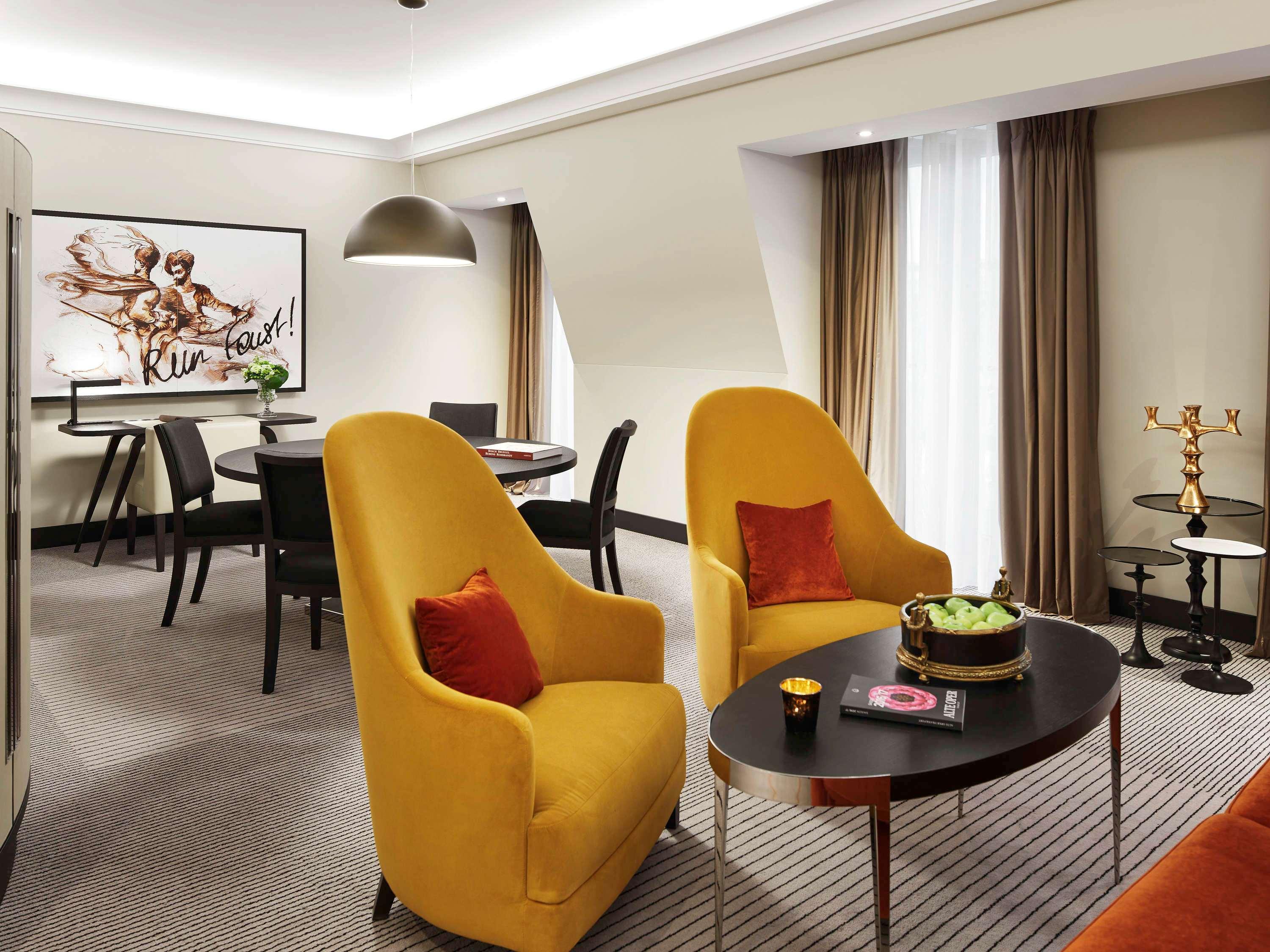 Suite City View King Bed