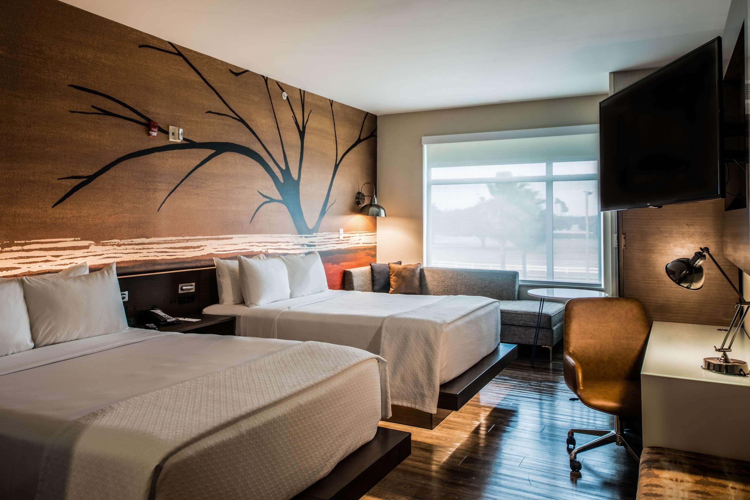 Double Two Queen Beds Non Smoking