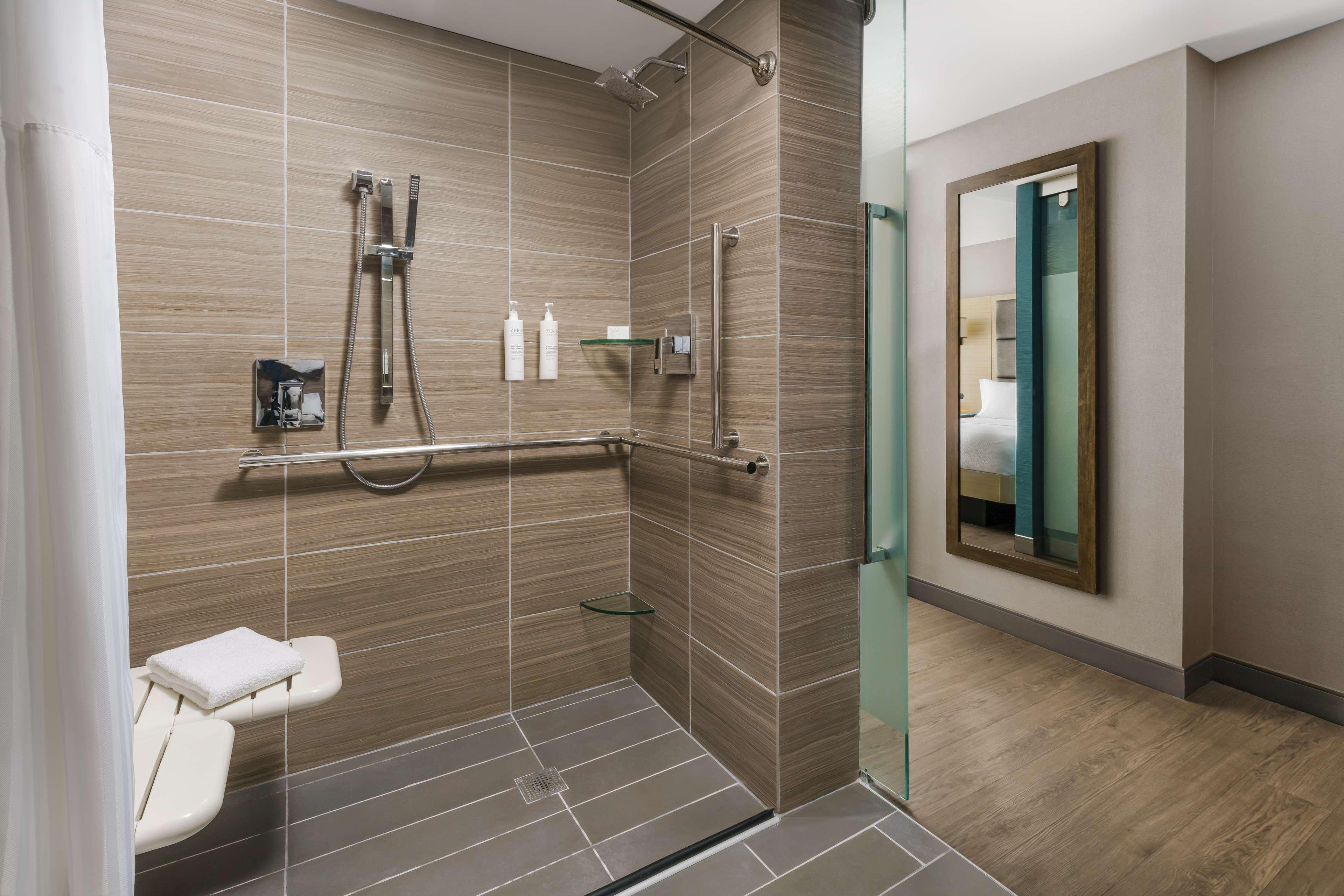 Twin Accessible with Views