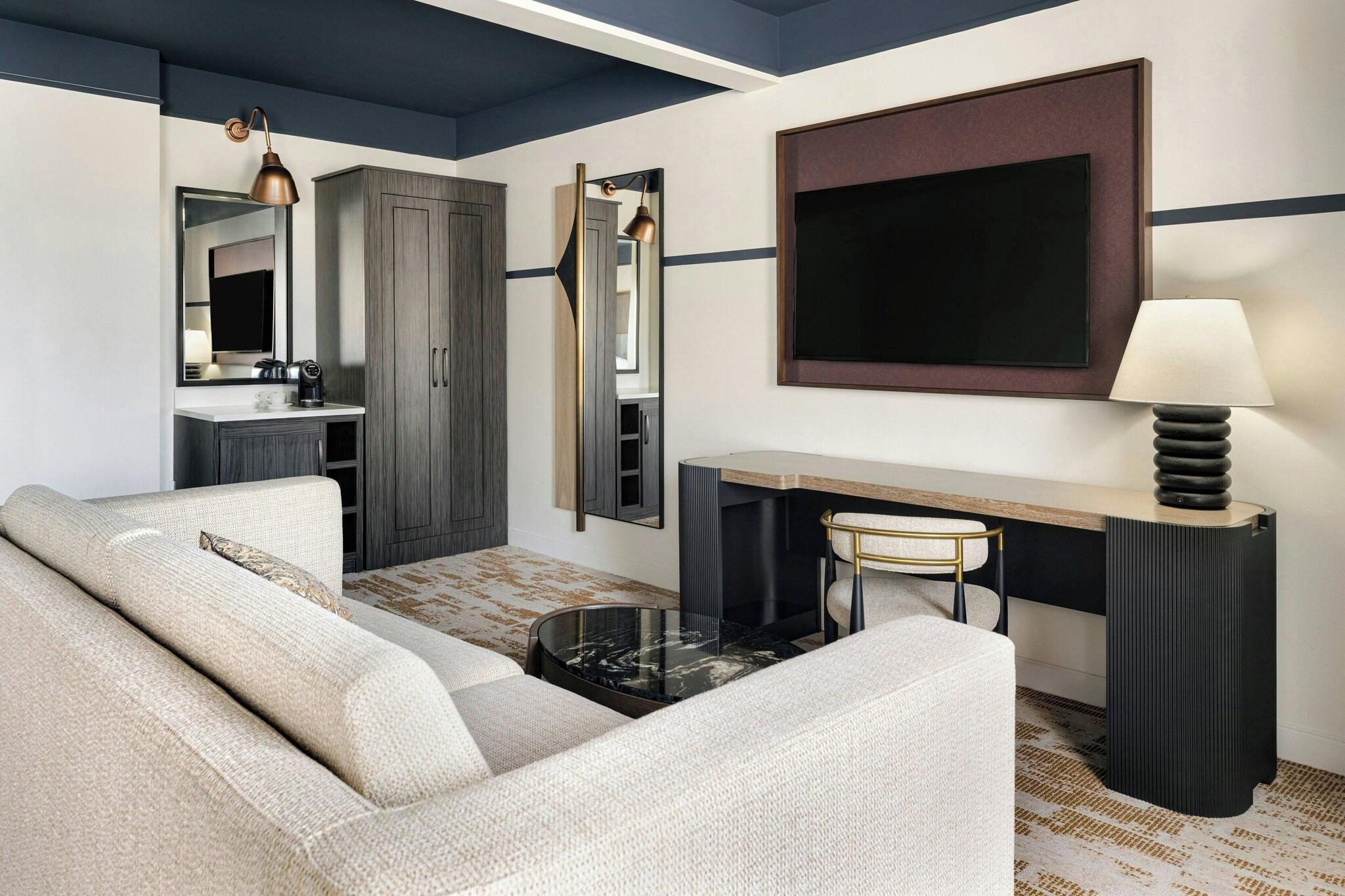 Junior Suite King Size Bed
