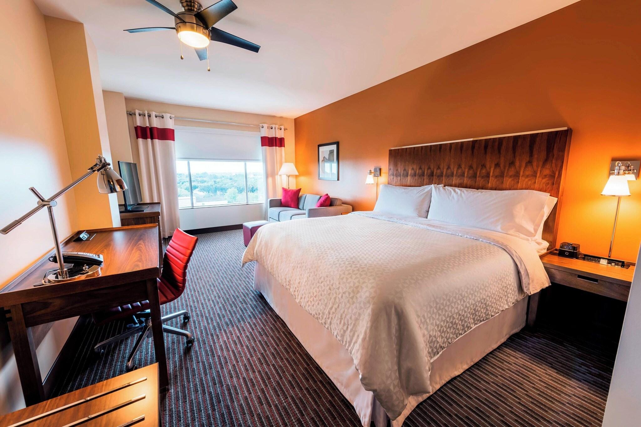 Double King Bed Non Smoking