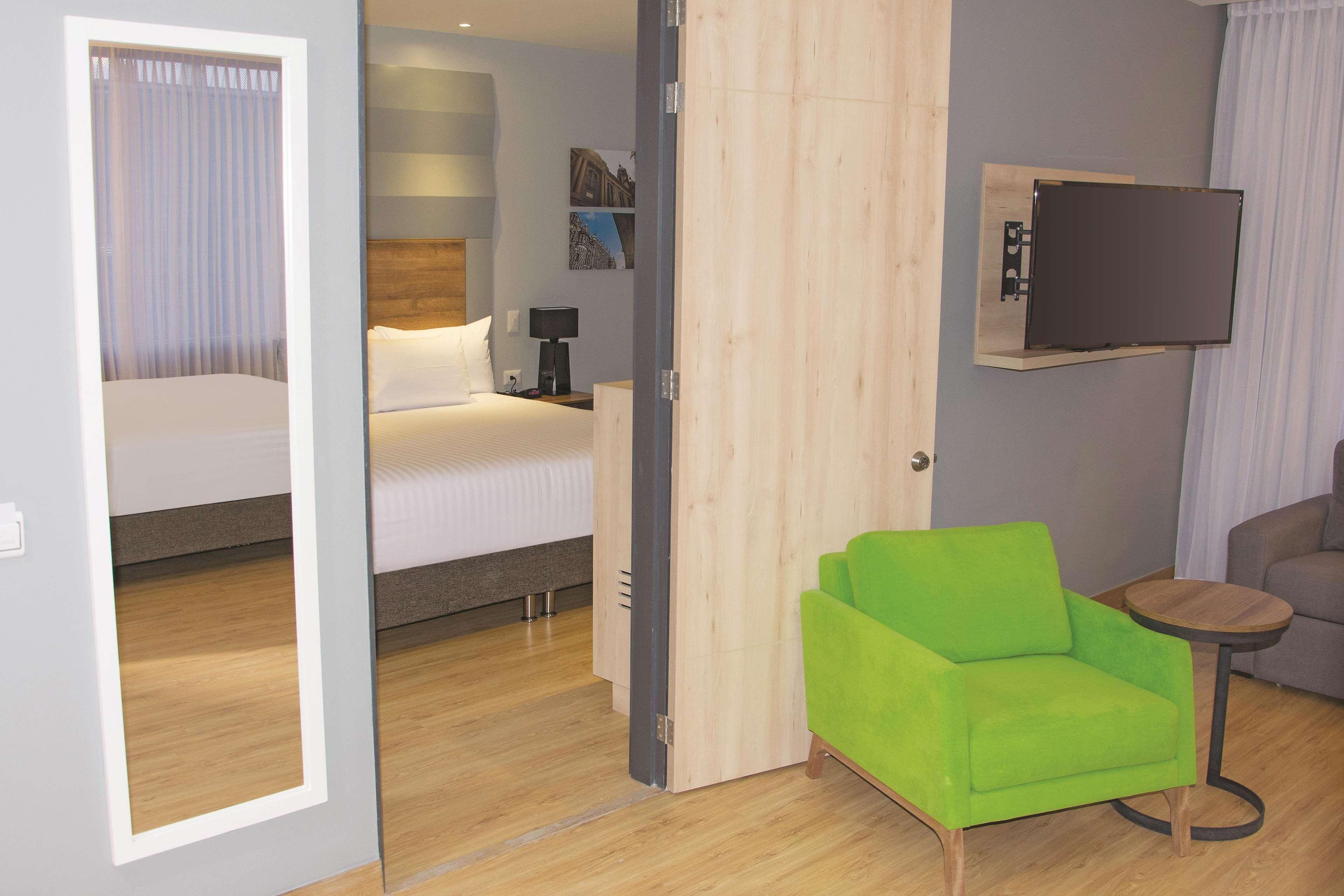 Junior Suite City View King Bed