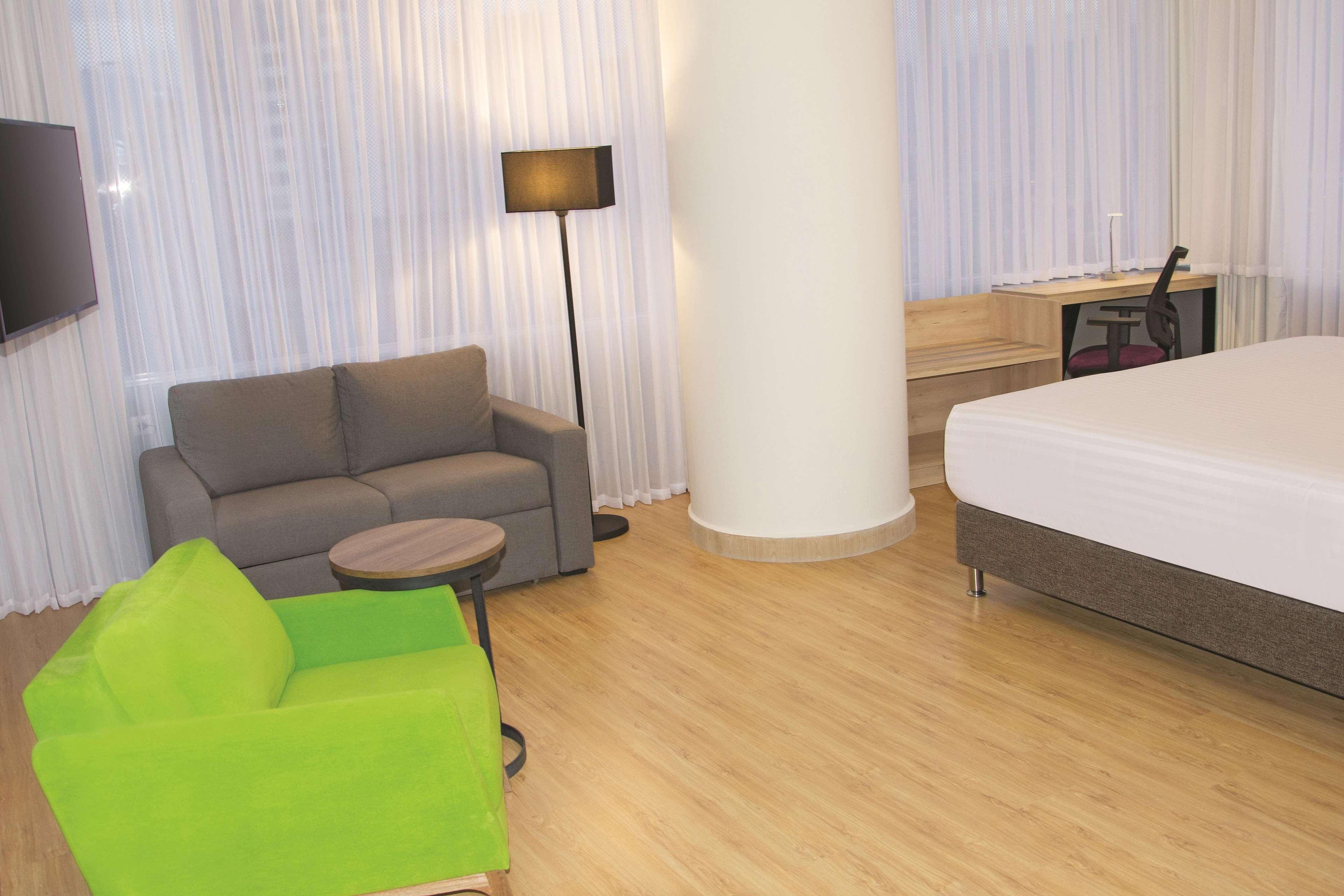 Junior Suite City View King Bed