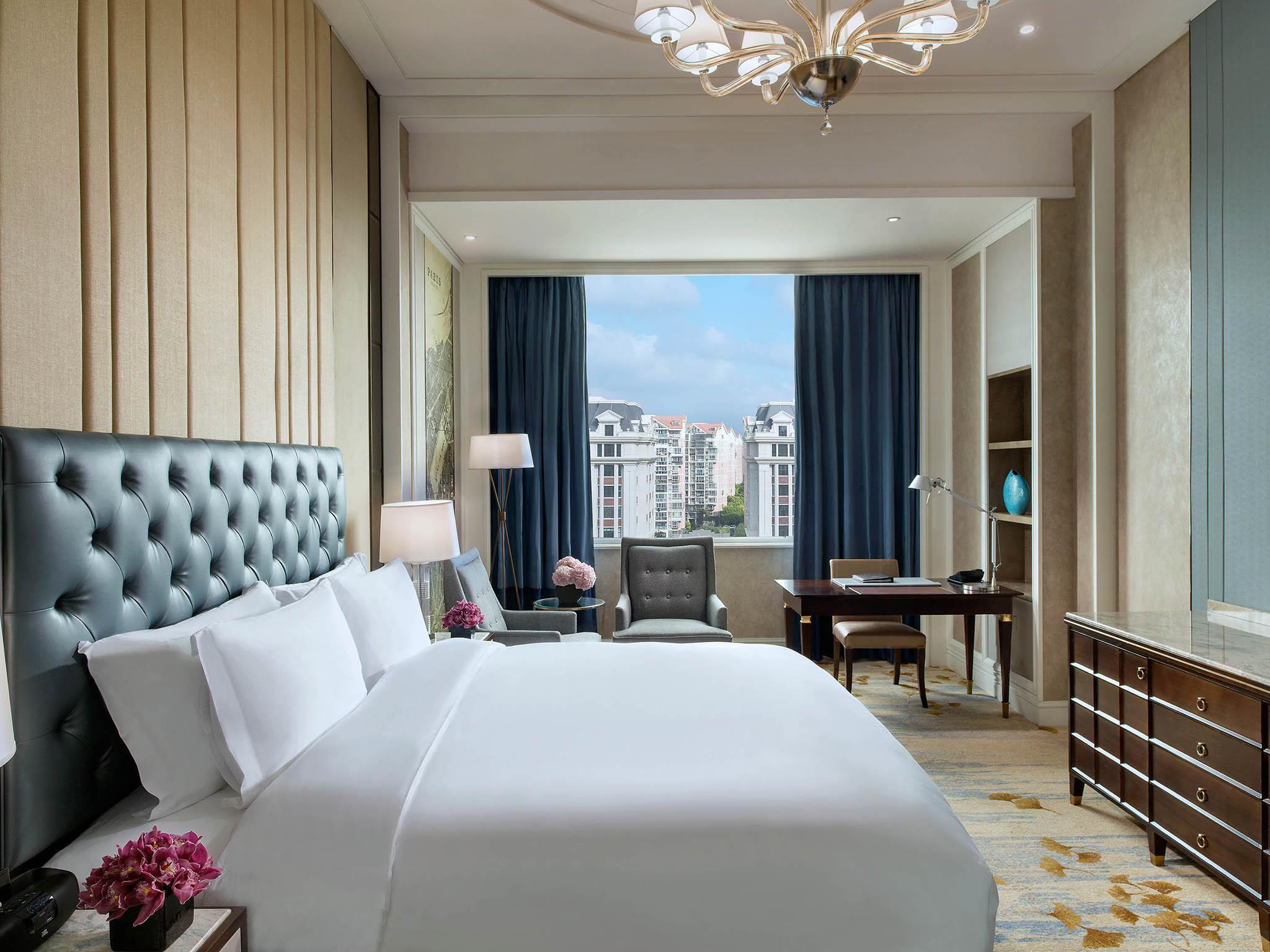 Double Superior King Bed