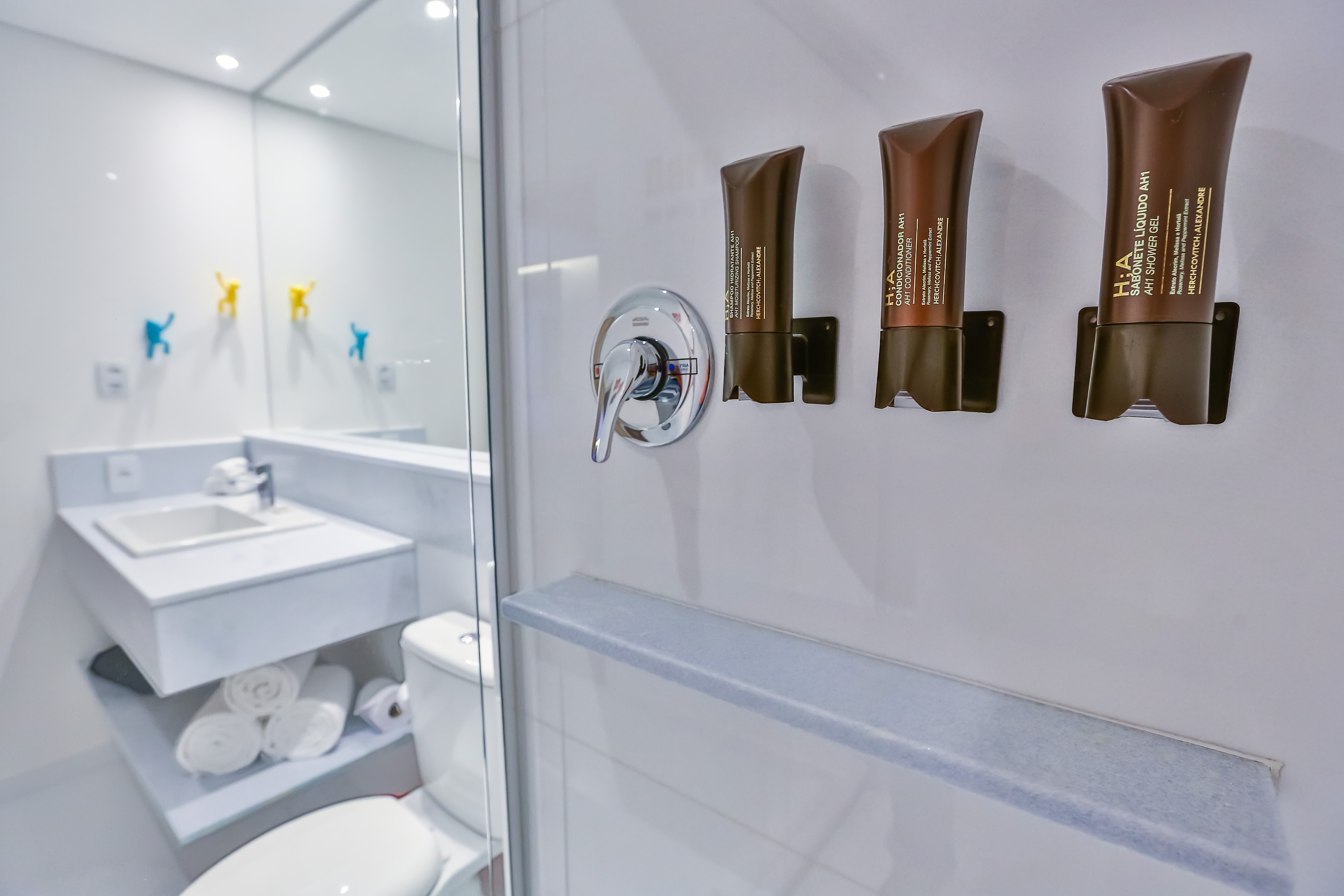 Studio King Size Bed