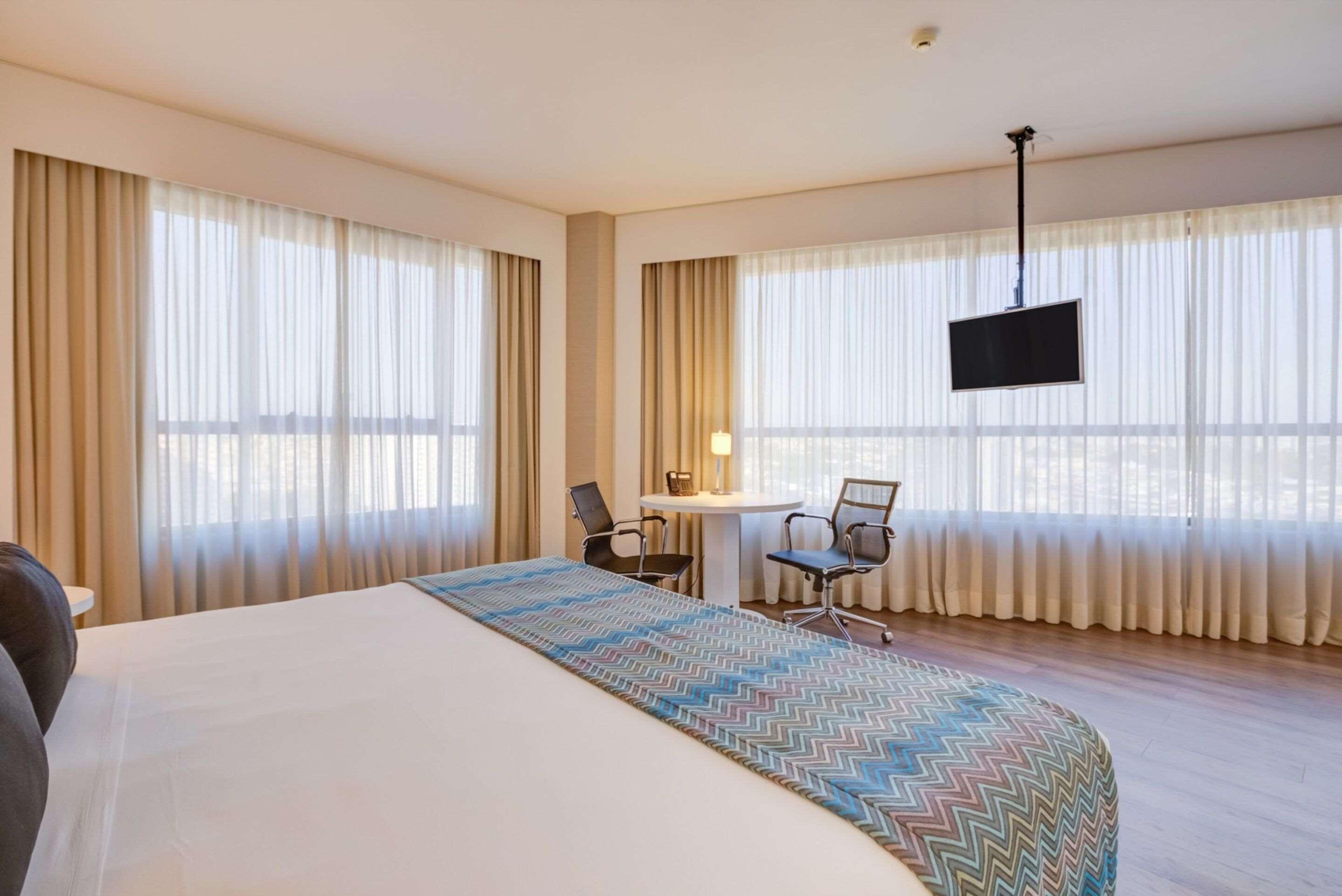 Double Deluxe King Bed