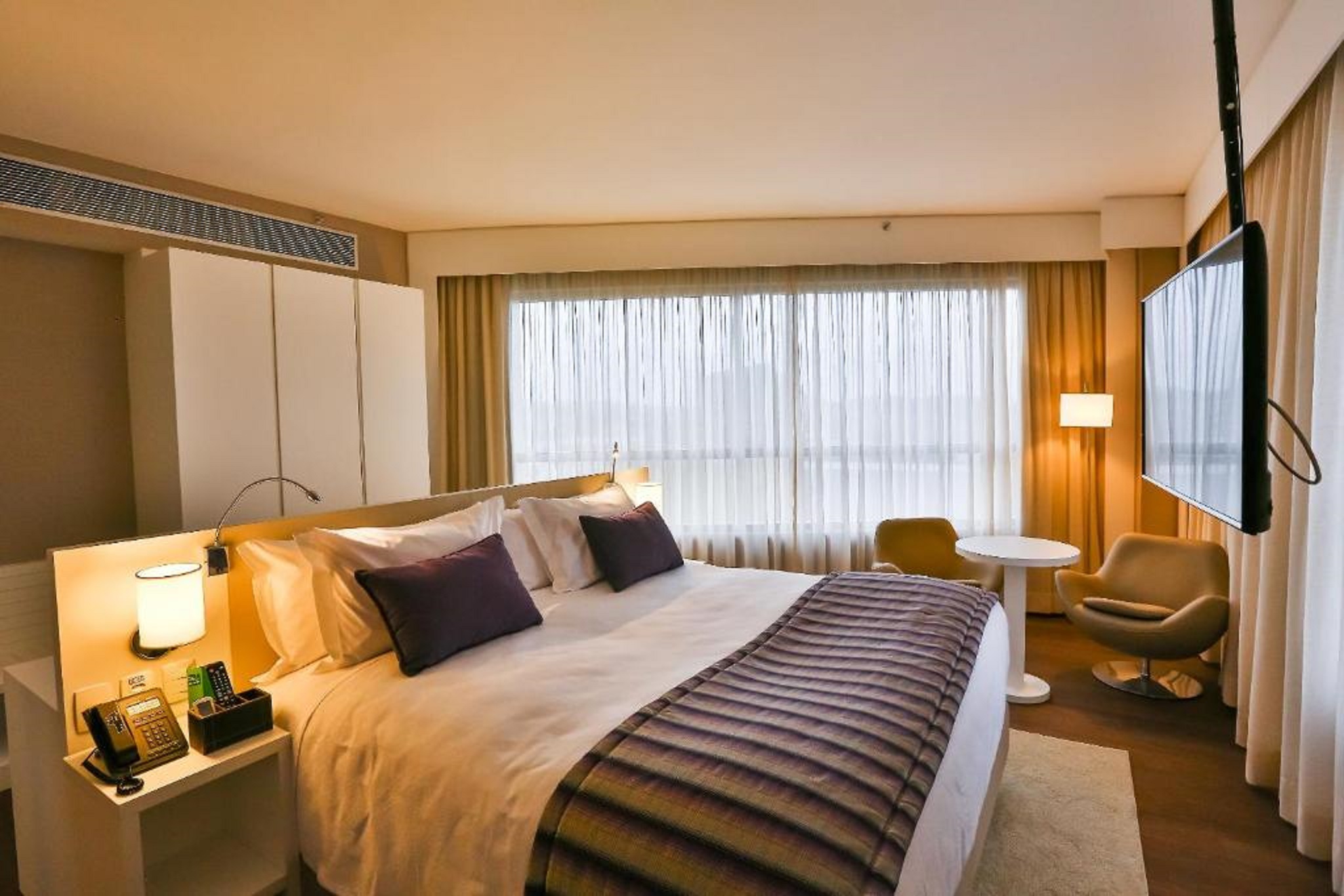 Suite Queen Size Bed