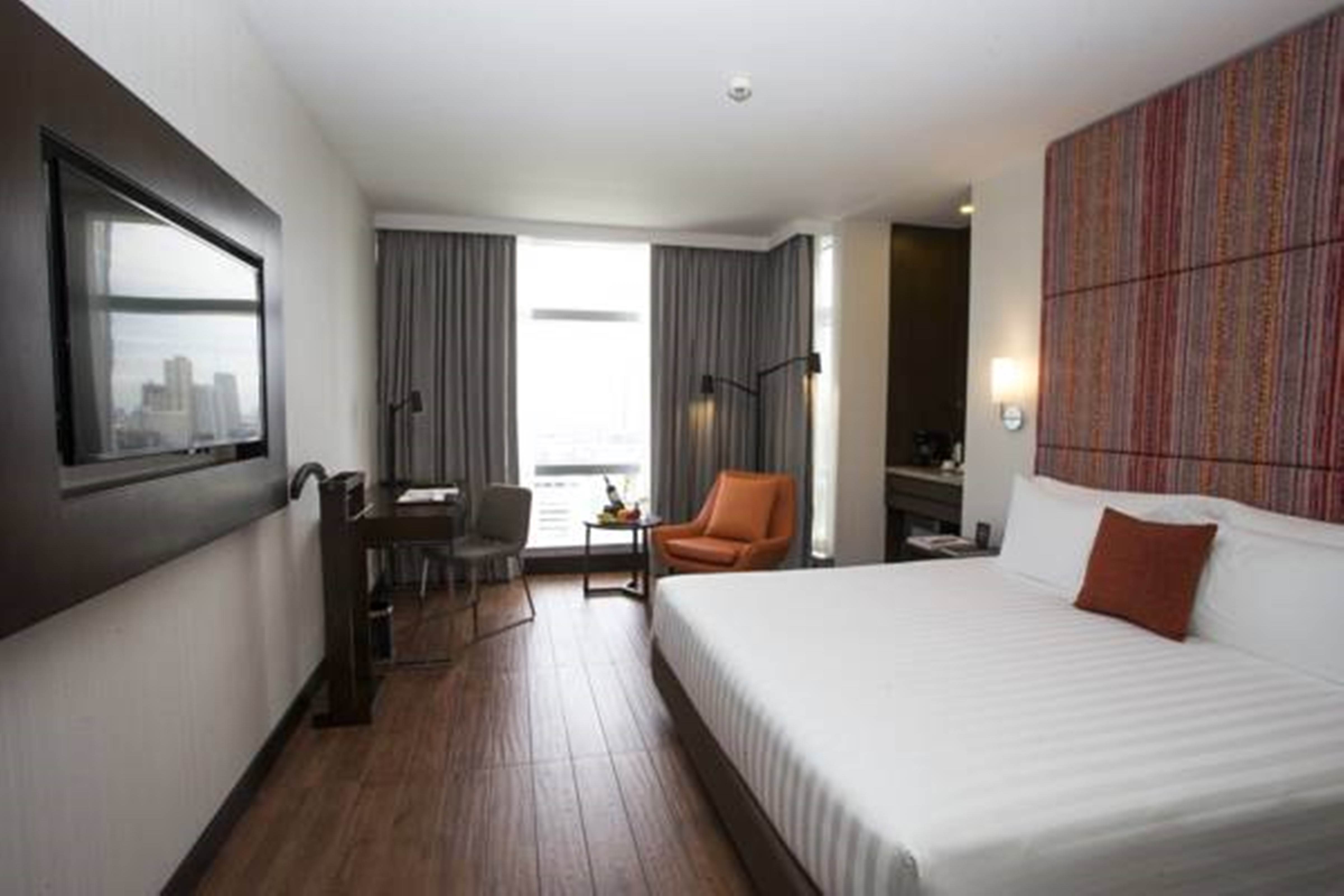 Double Deluxe King Bed