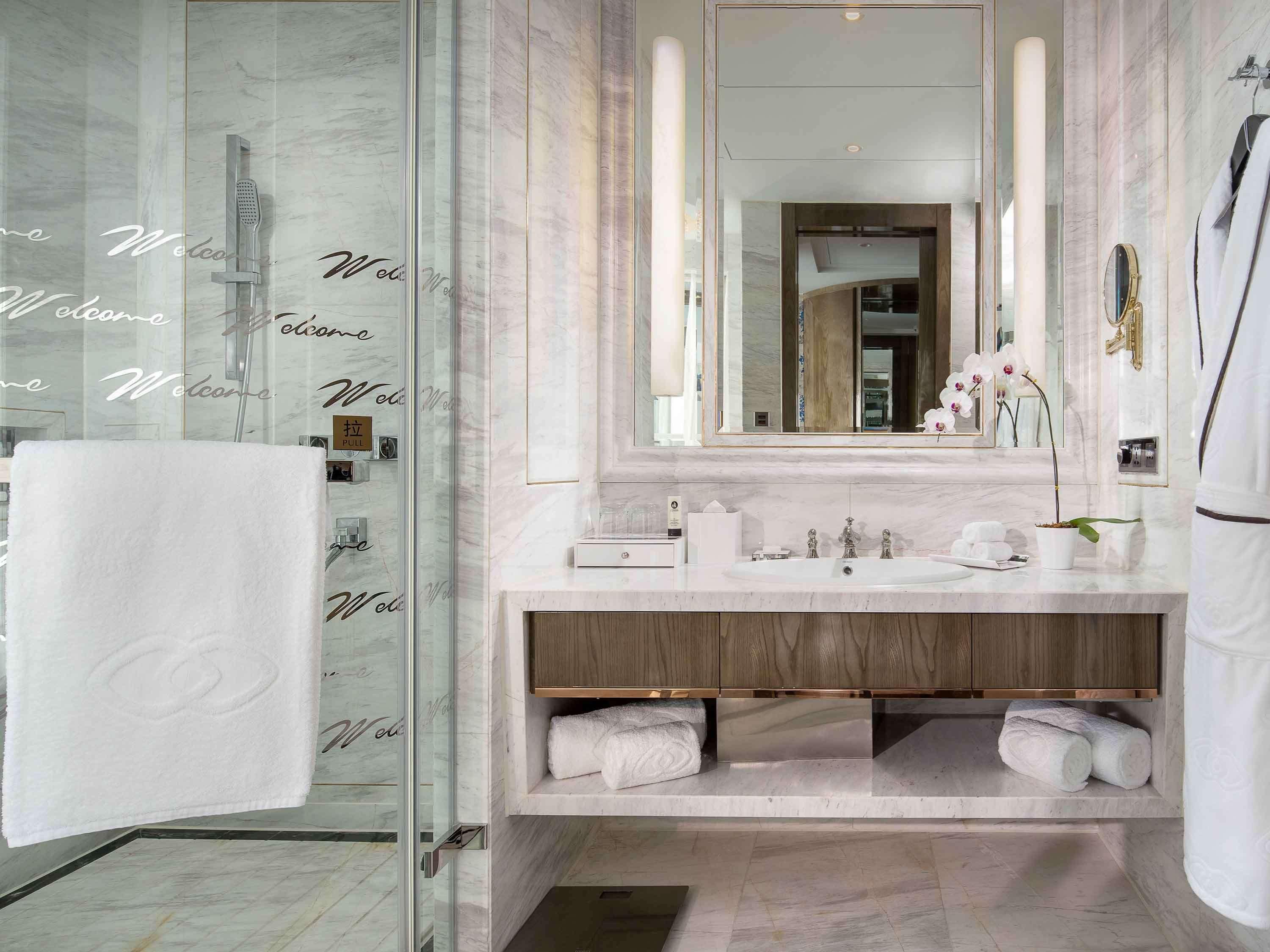 Double Superior with Views