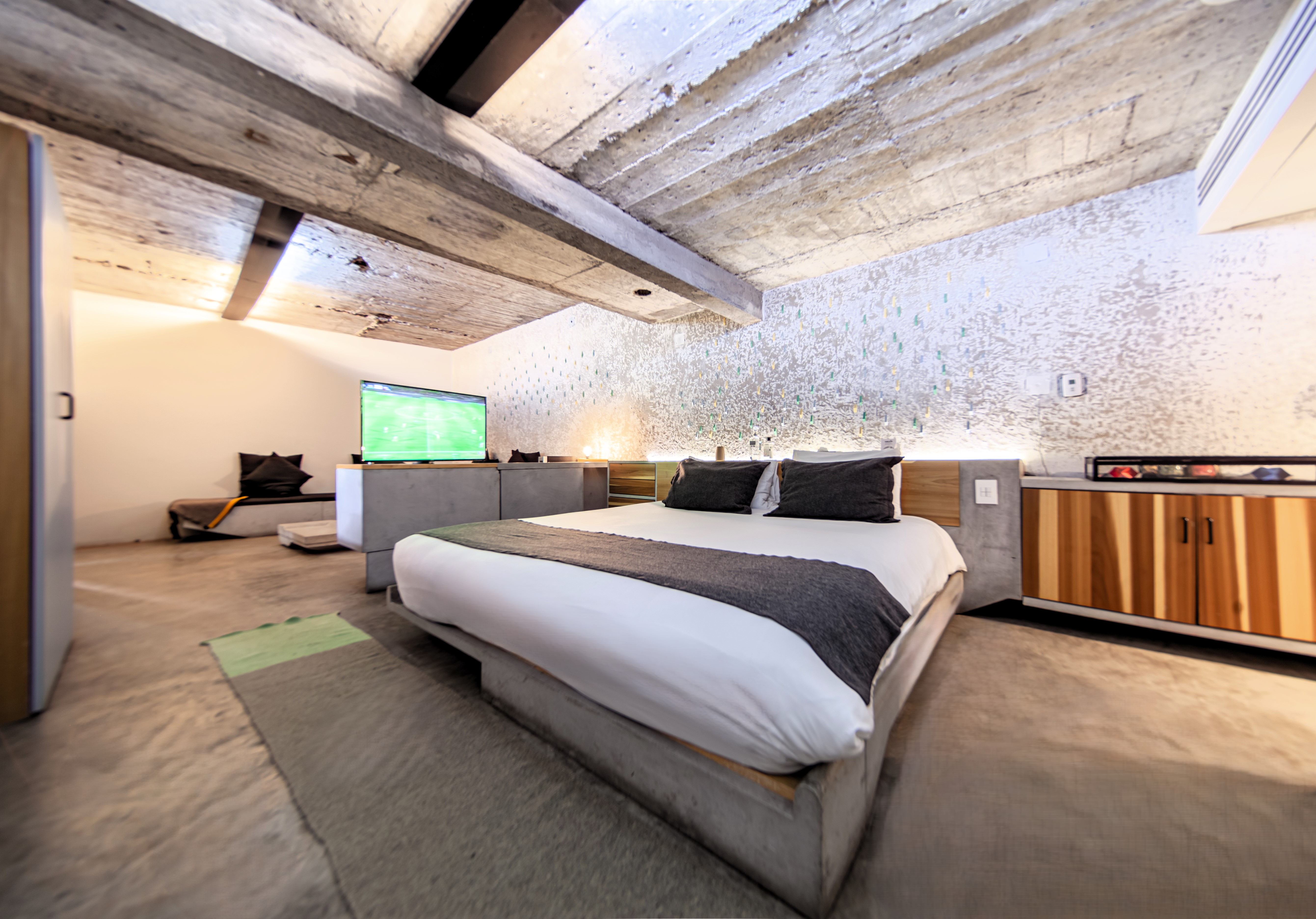 Suite Queen Size Bed