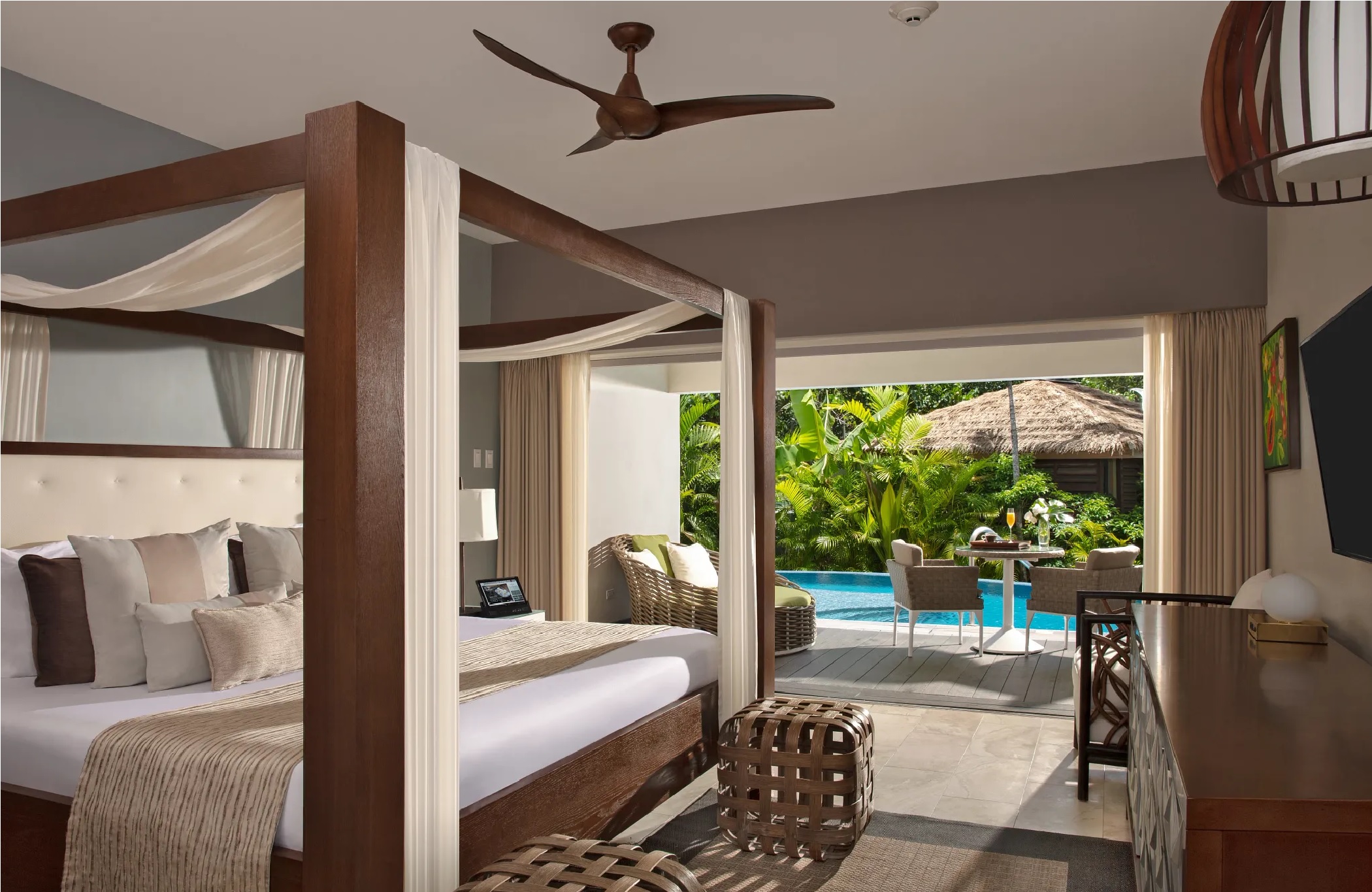 Junior Suite King Size Bed