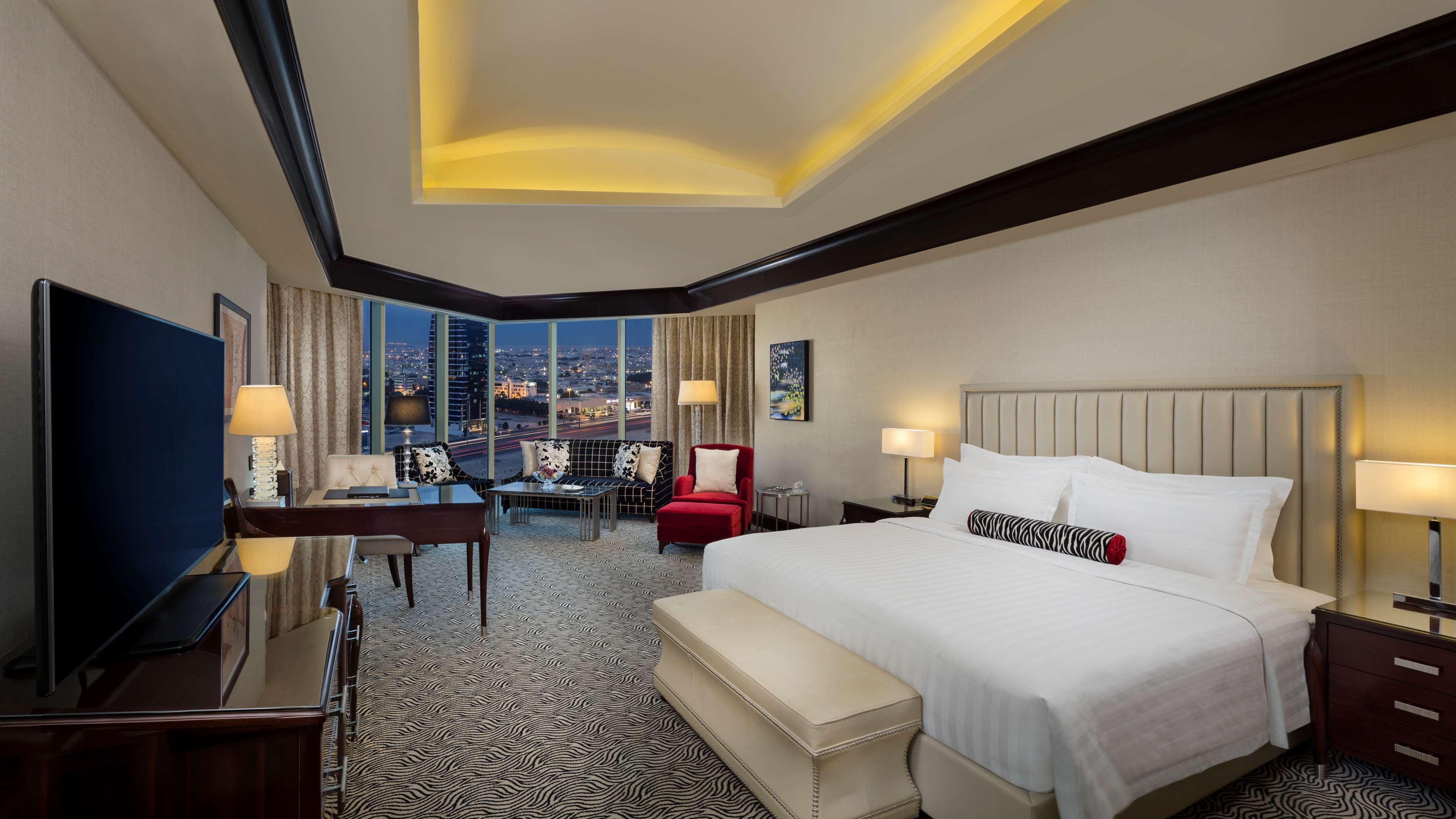 Junior Suite Classic King Bed