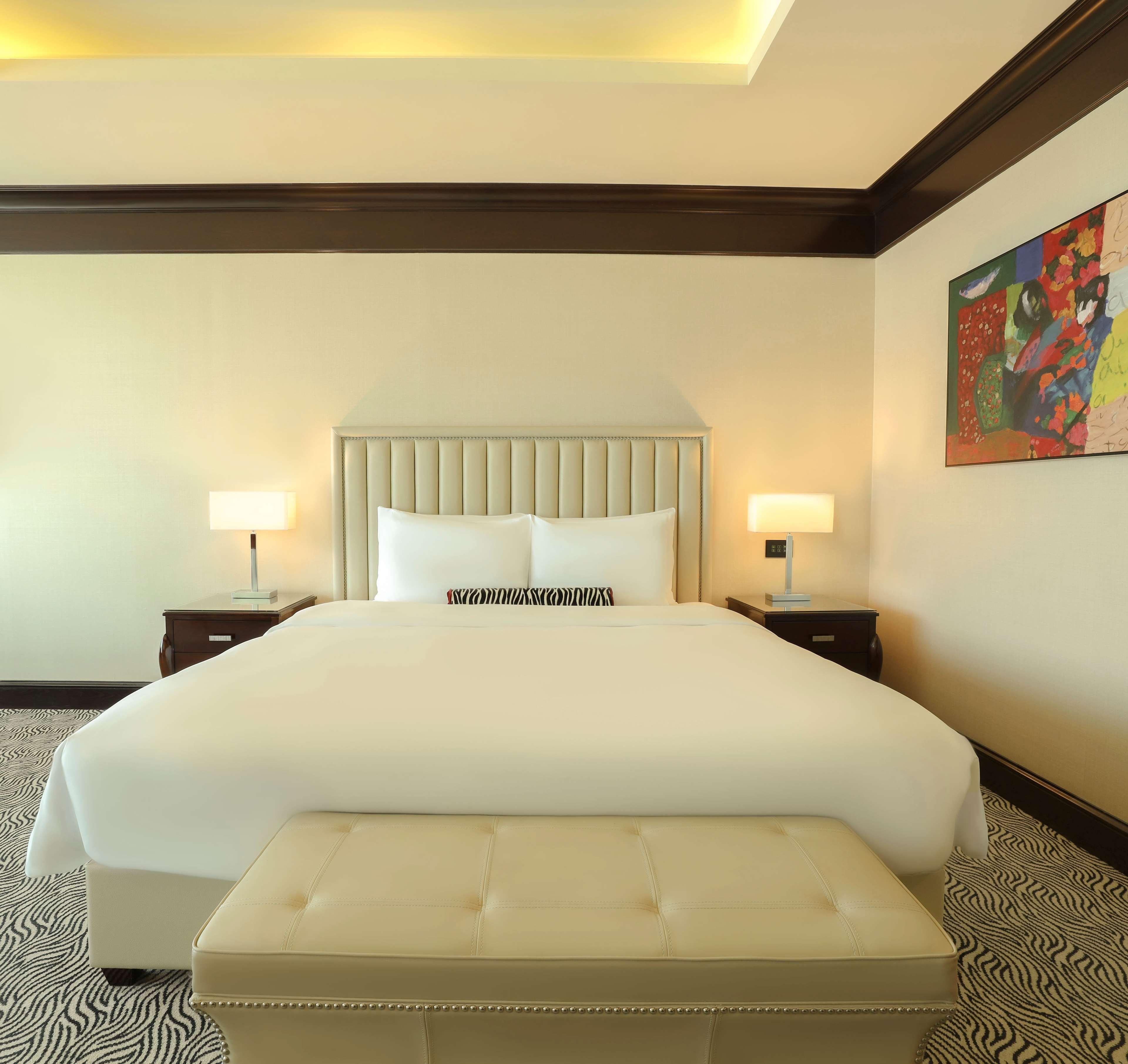 Junior Suite Classic King Bed