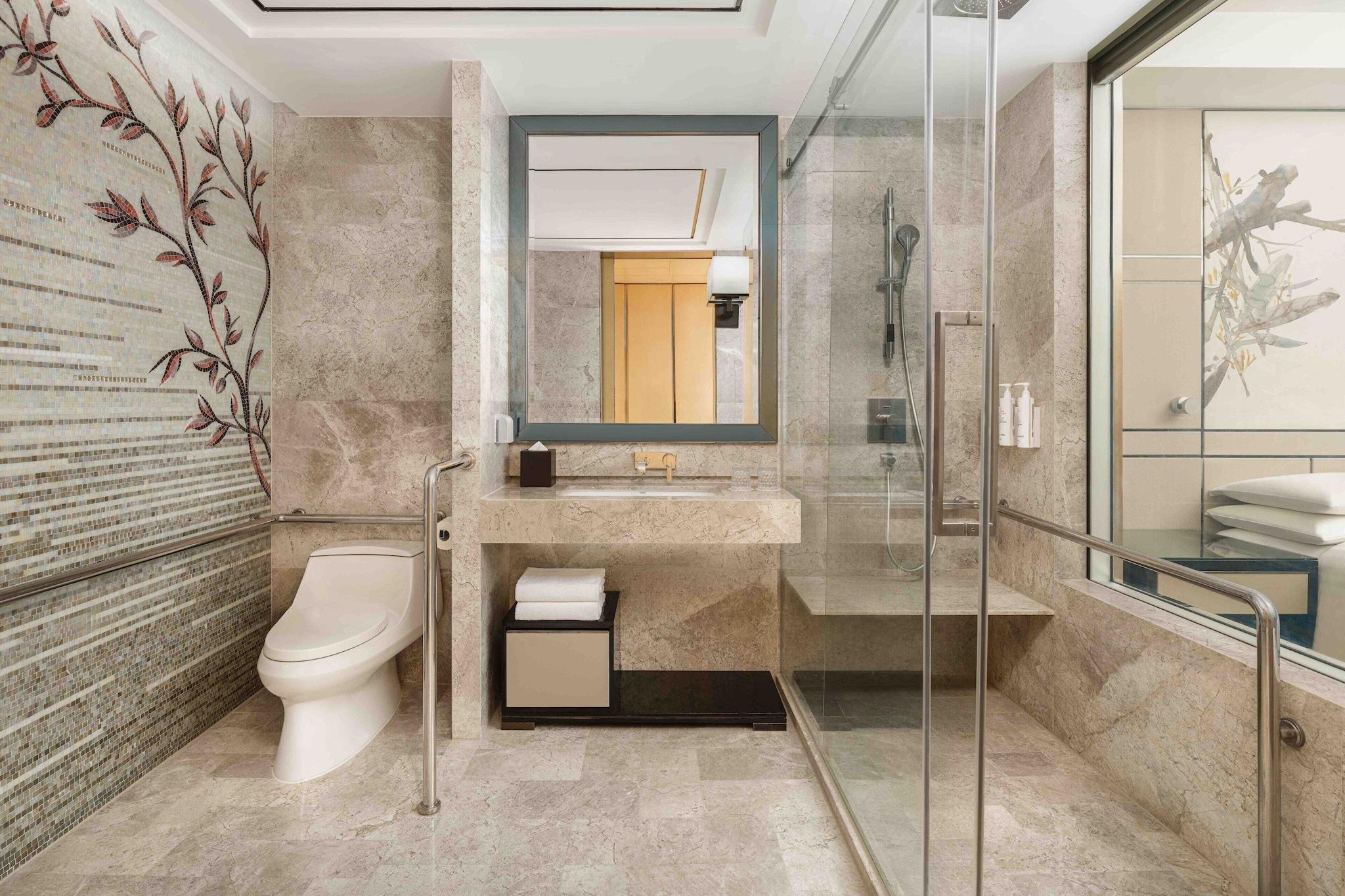 Double Deluxe King Bed