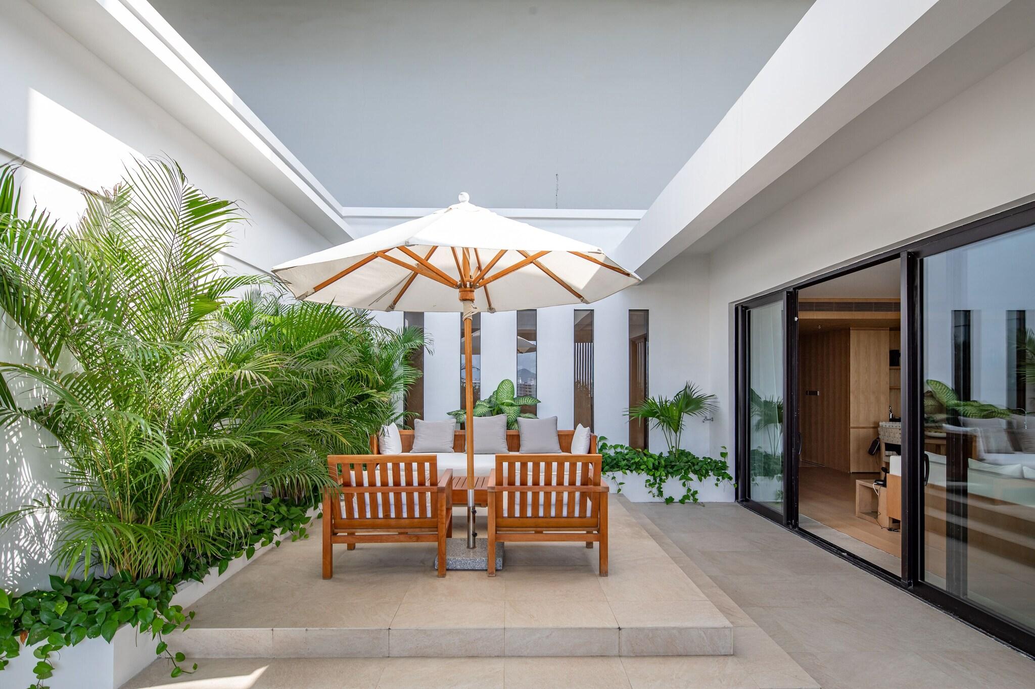 Suite Queen Bed Two Bedrooms