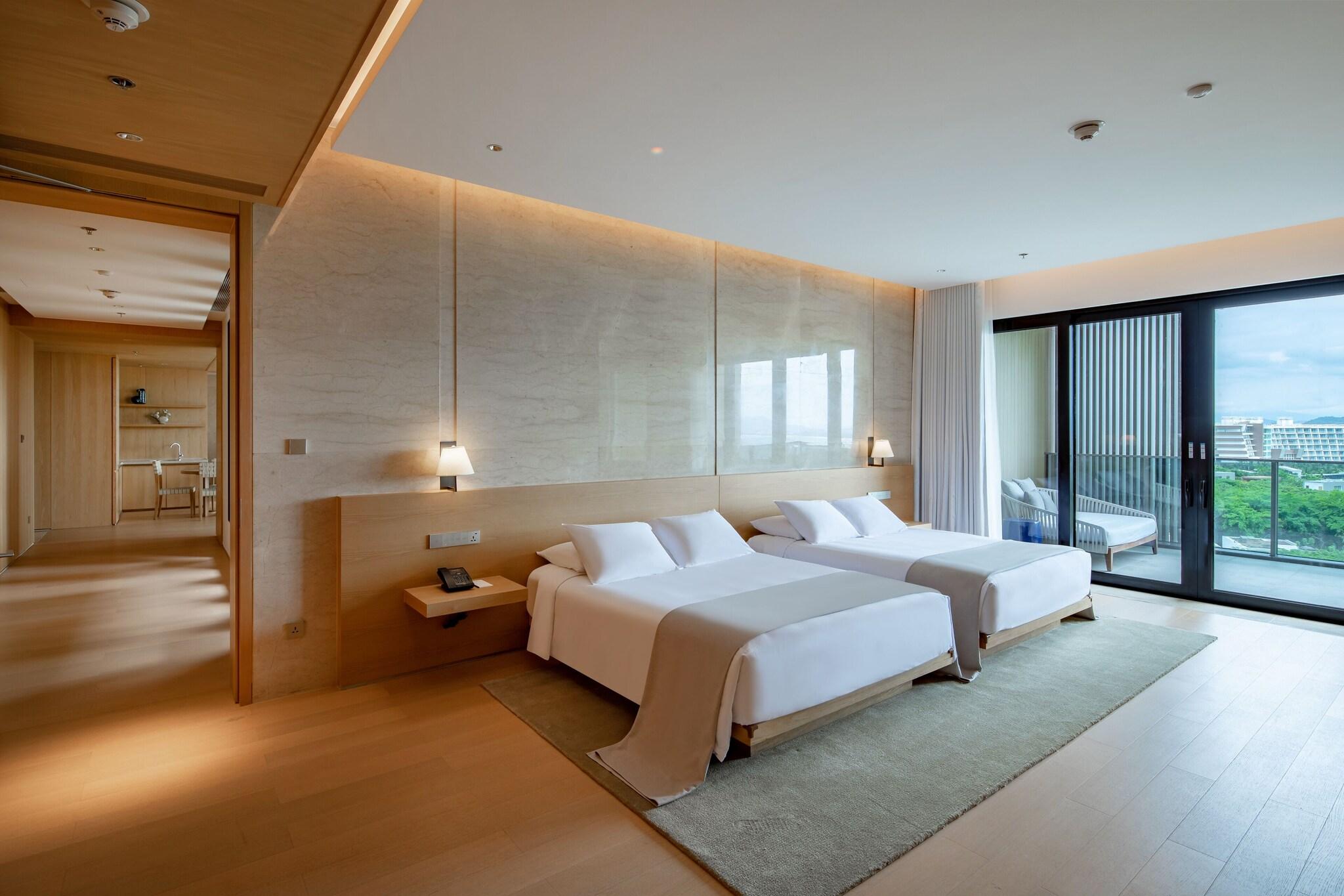 Suite Queen Bed Two Bedrooms