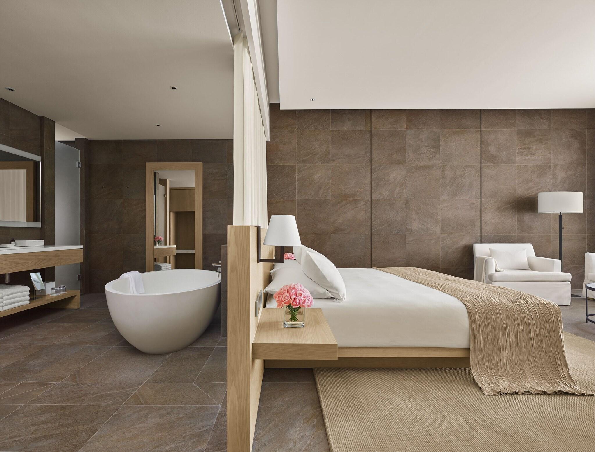 Double Garden View King Bed