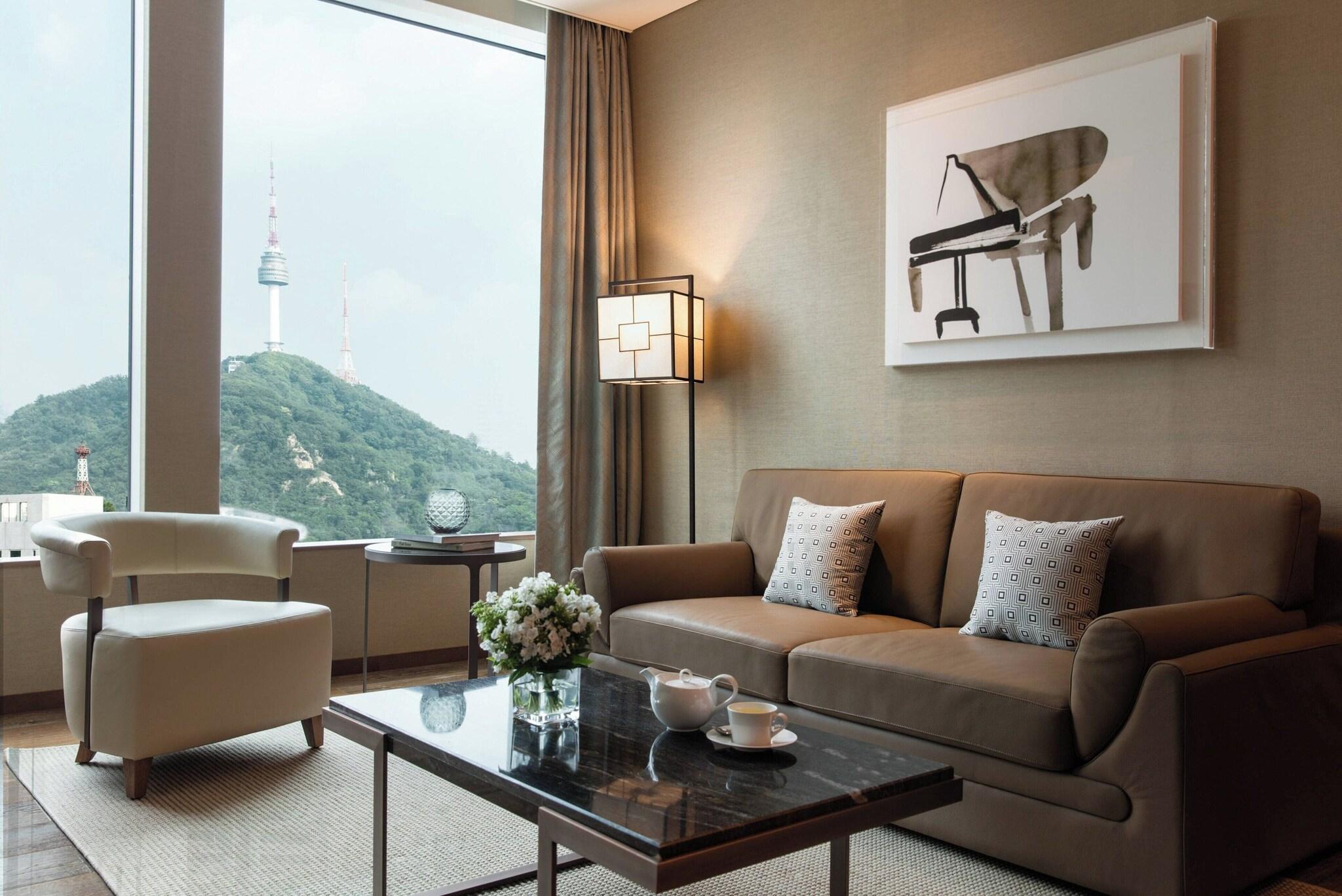 Junior Suite King Bed Non Smoking