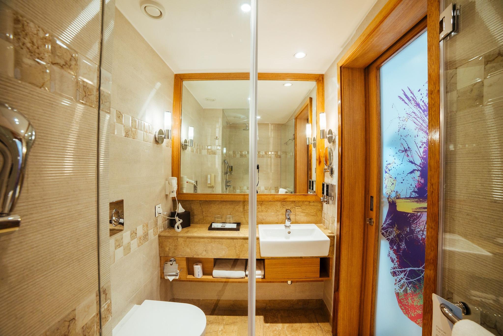 Double Queen Size Bed