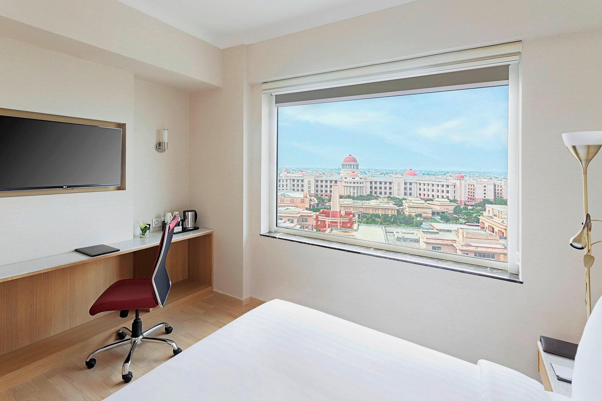 Suite City View King Bed