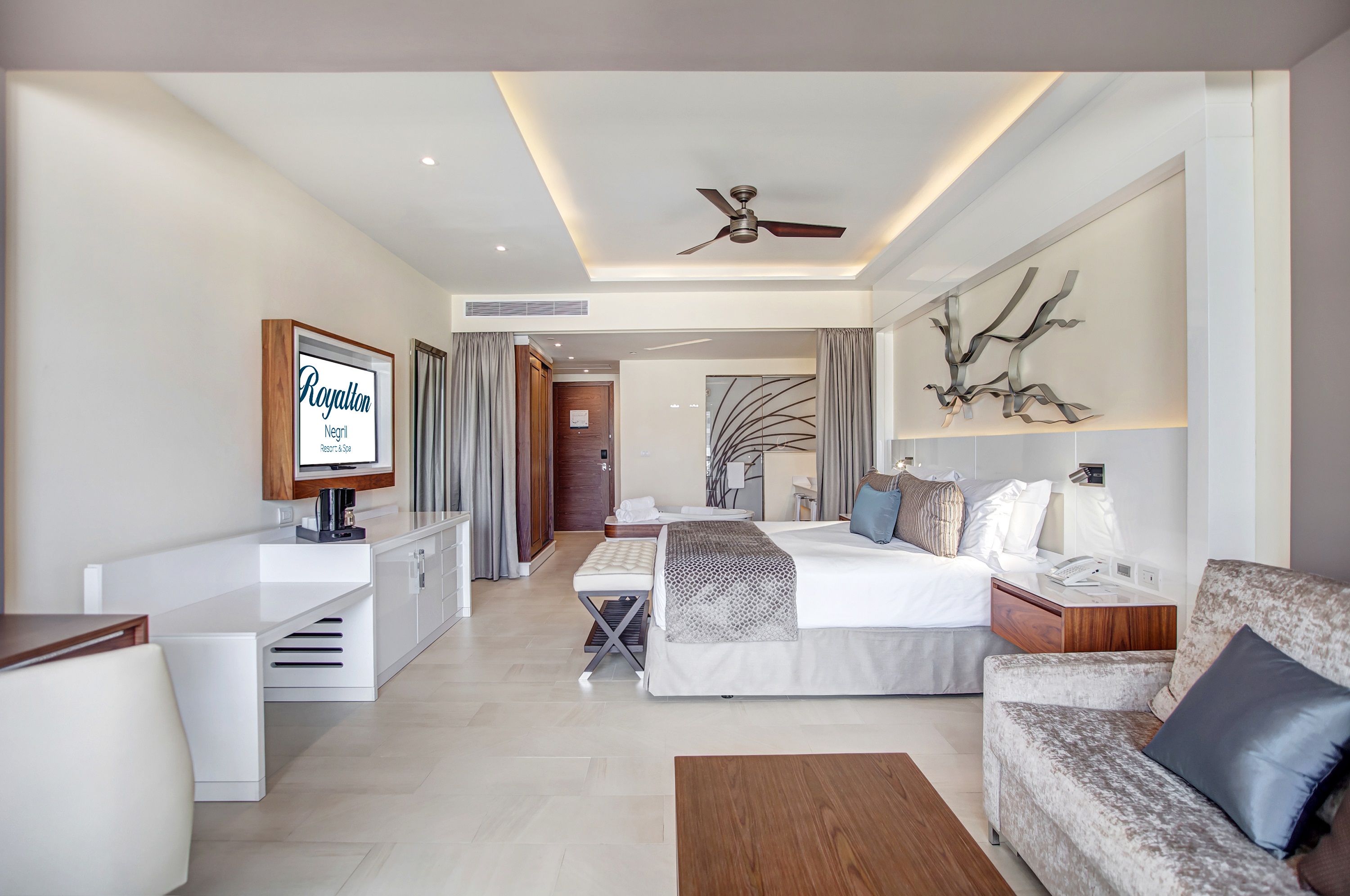 Junior Suite Accessible with Views