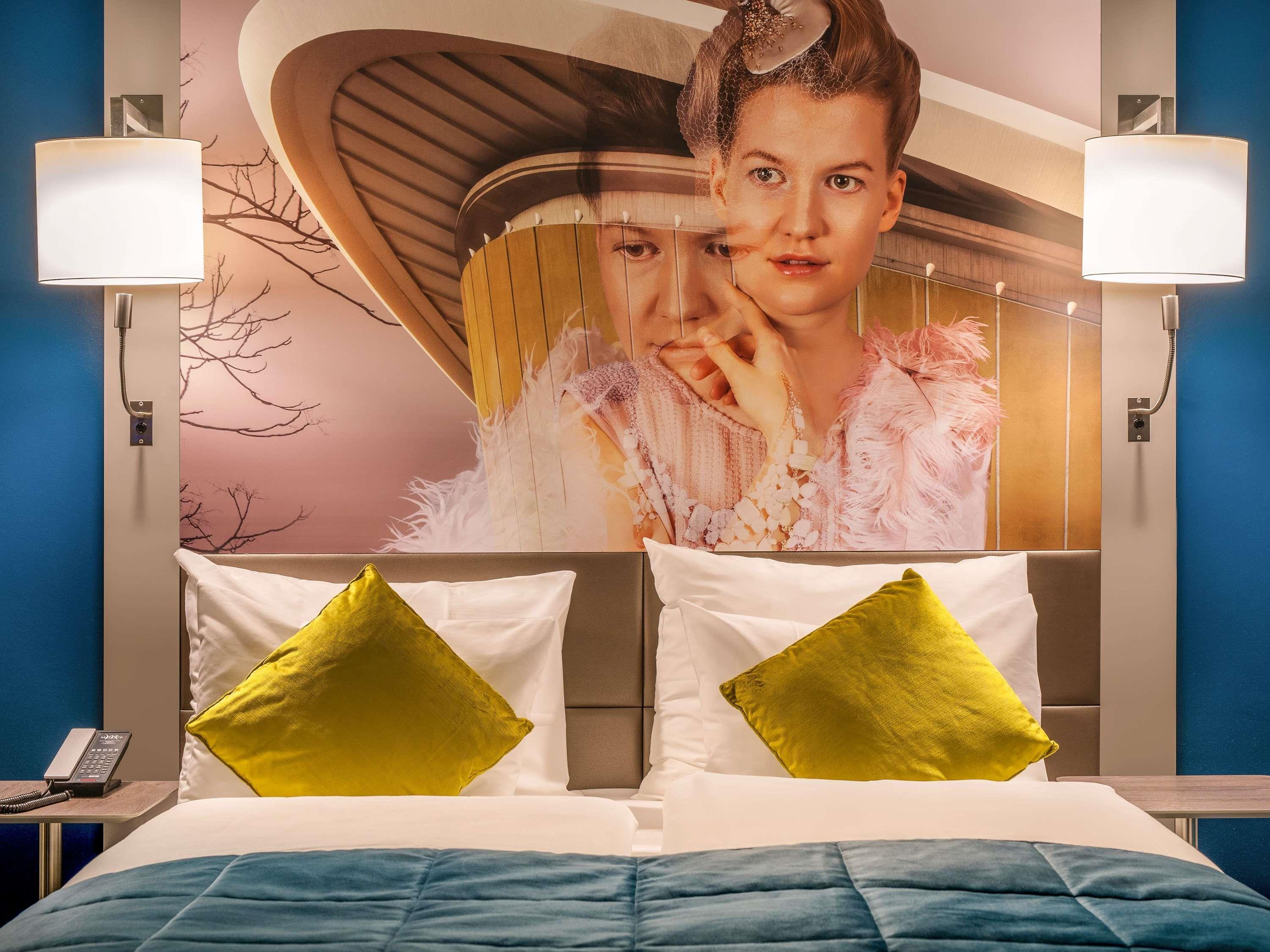 Double Queen Size Bed