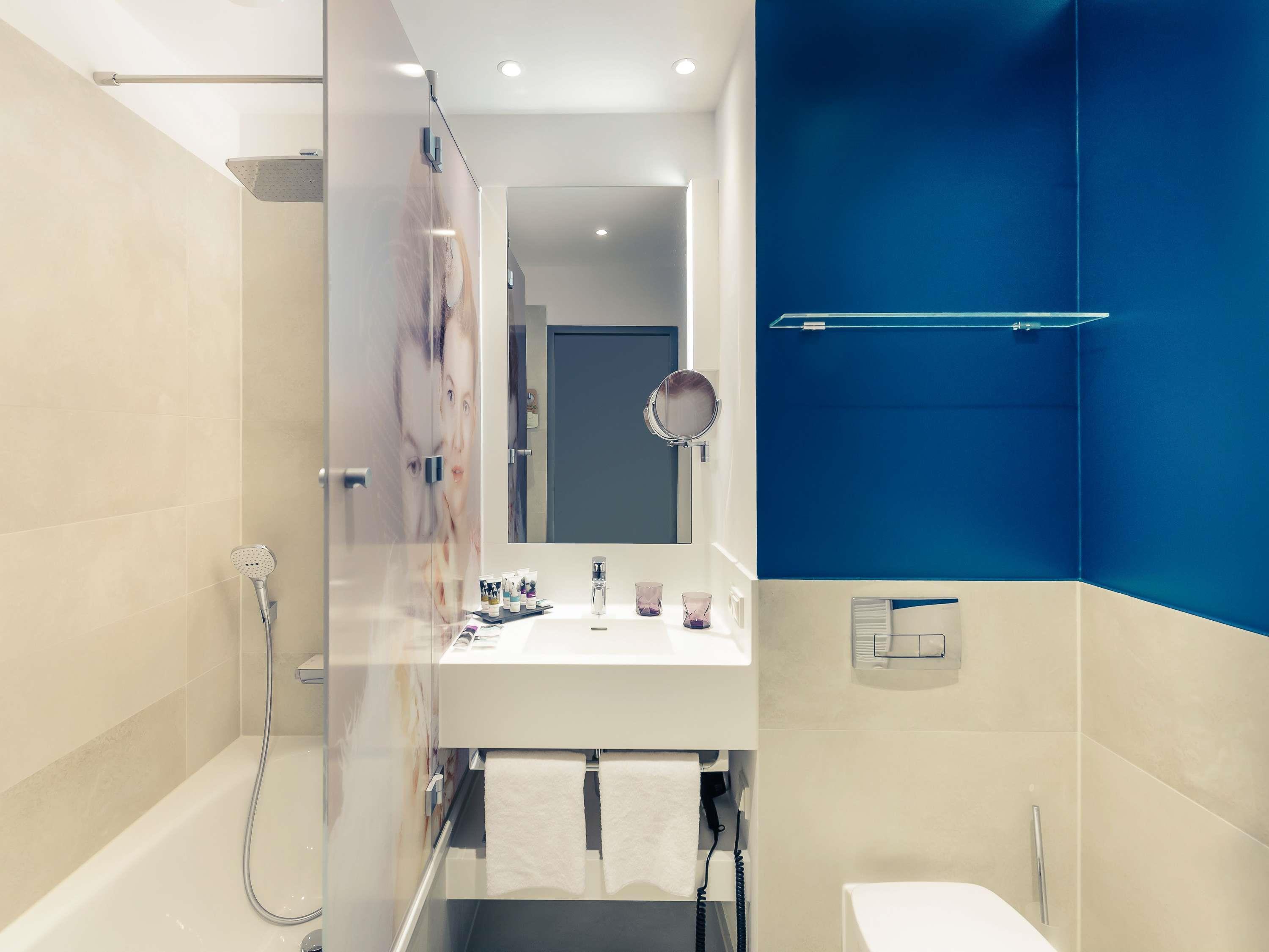 Double Queen Size Bed