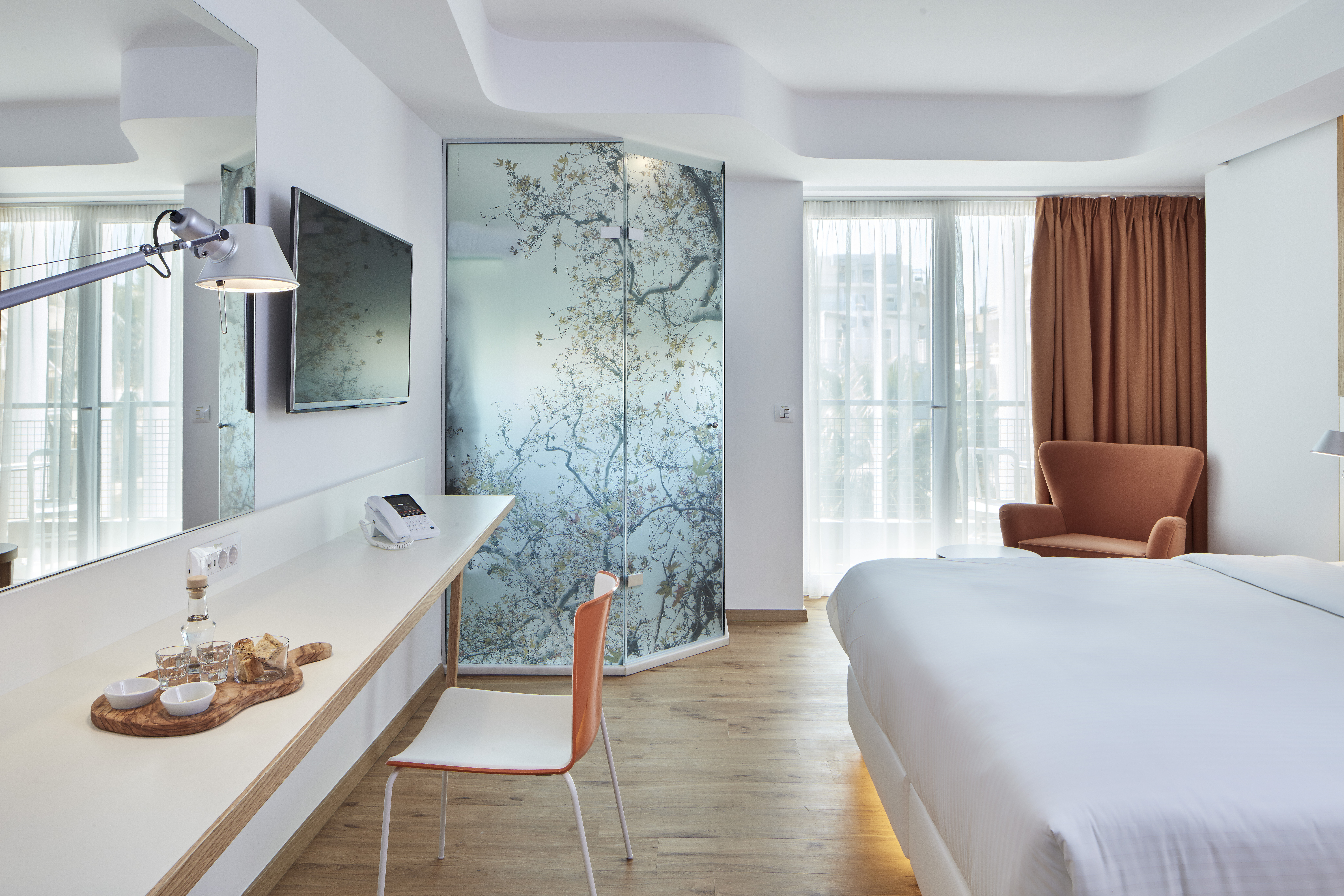 Double Single Executive