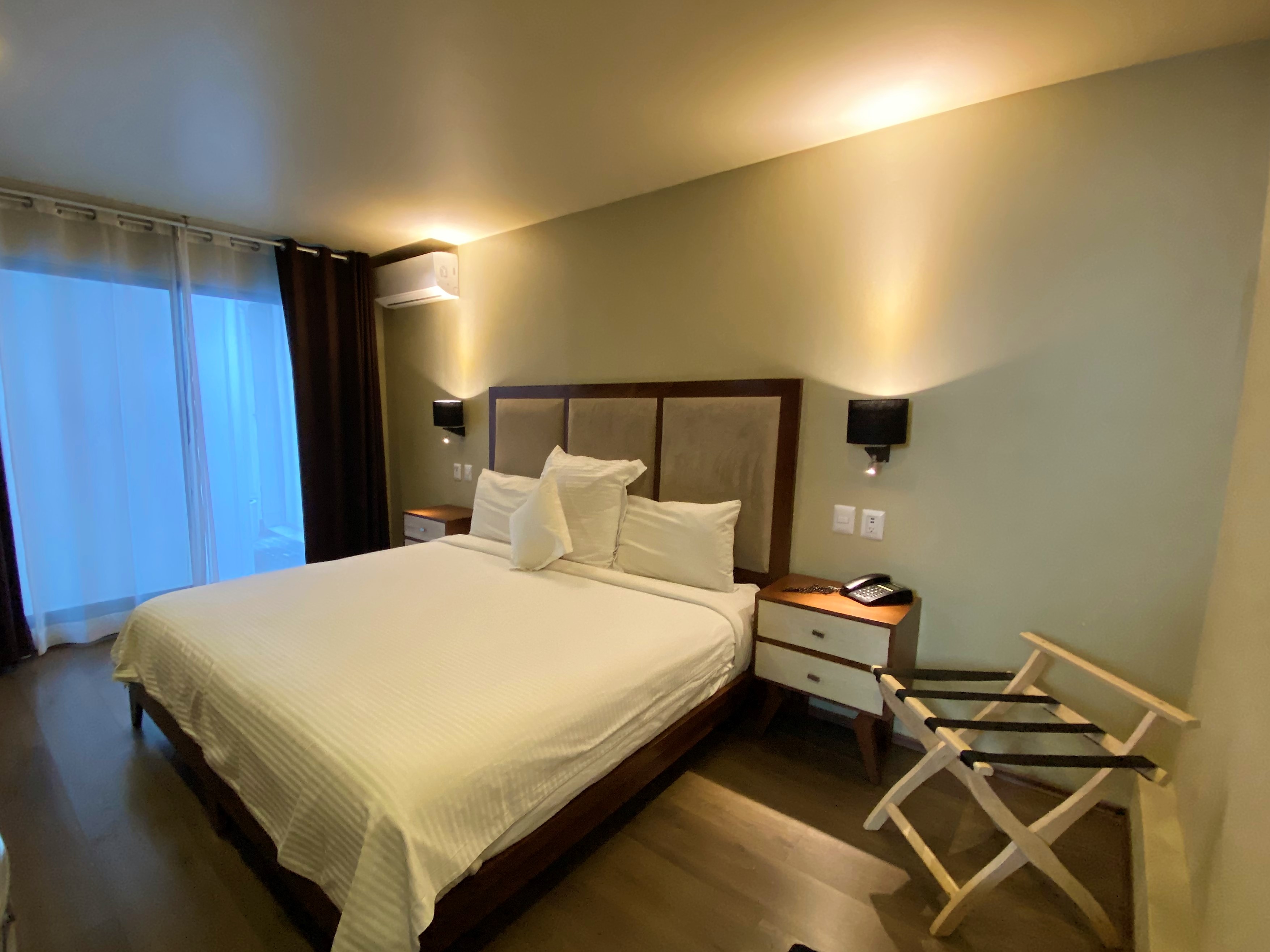 Suite Classic King Bed