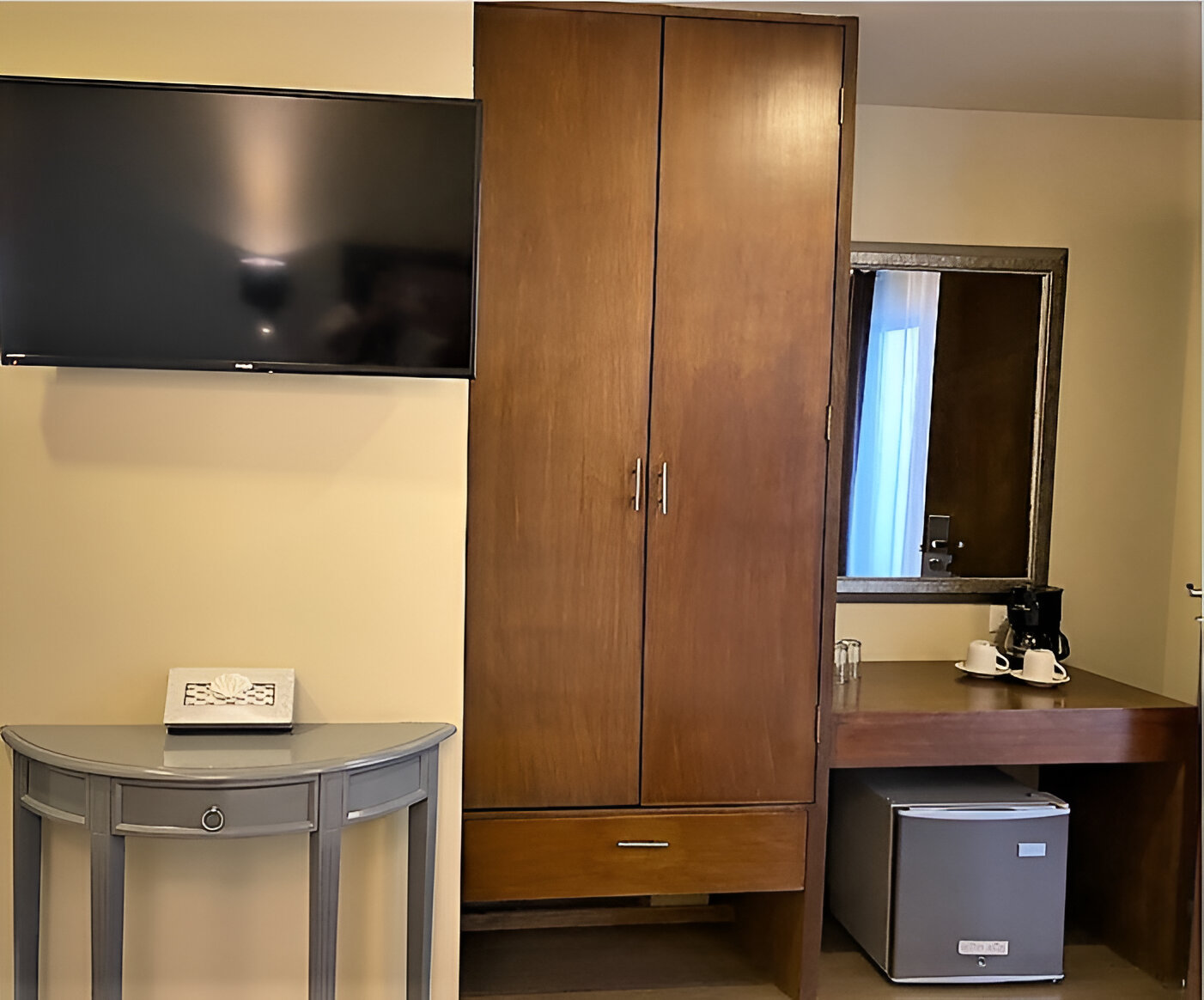 Suite Classic King Bed