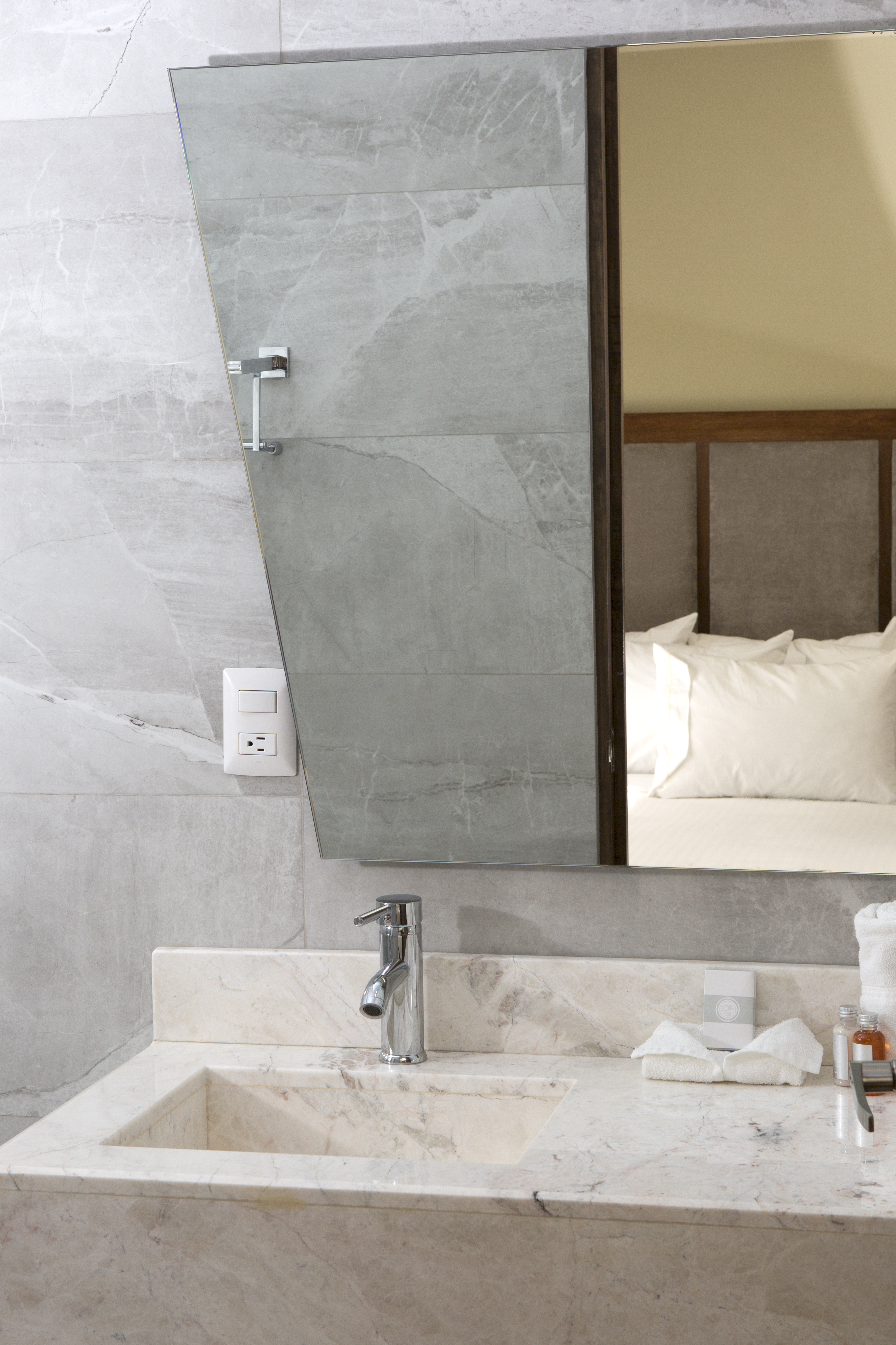 Suite Classic King Bed